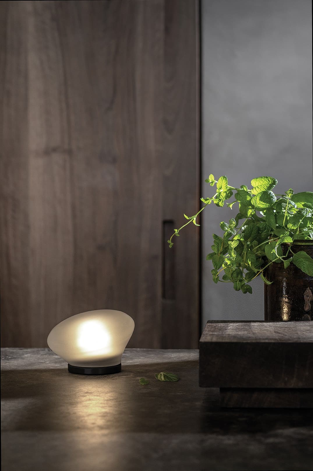 Karman
AGUA
LED glass table lamp — 9