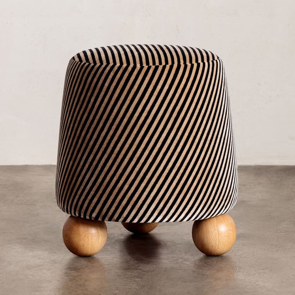 Kelly Wearstler
MORRO
Pouf / stool — 2