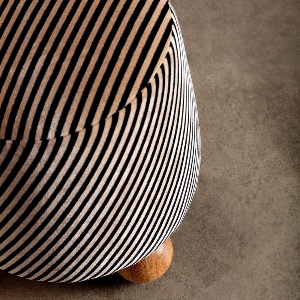Kelly Wearstler
MORRO
Pouf / stool — 3