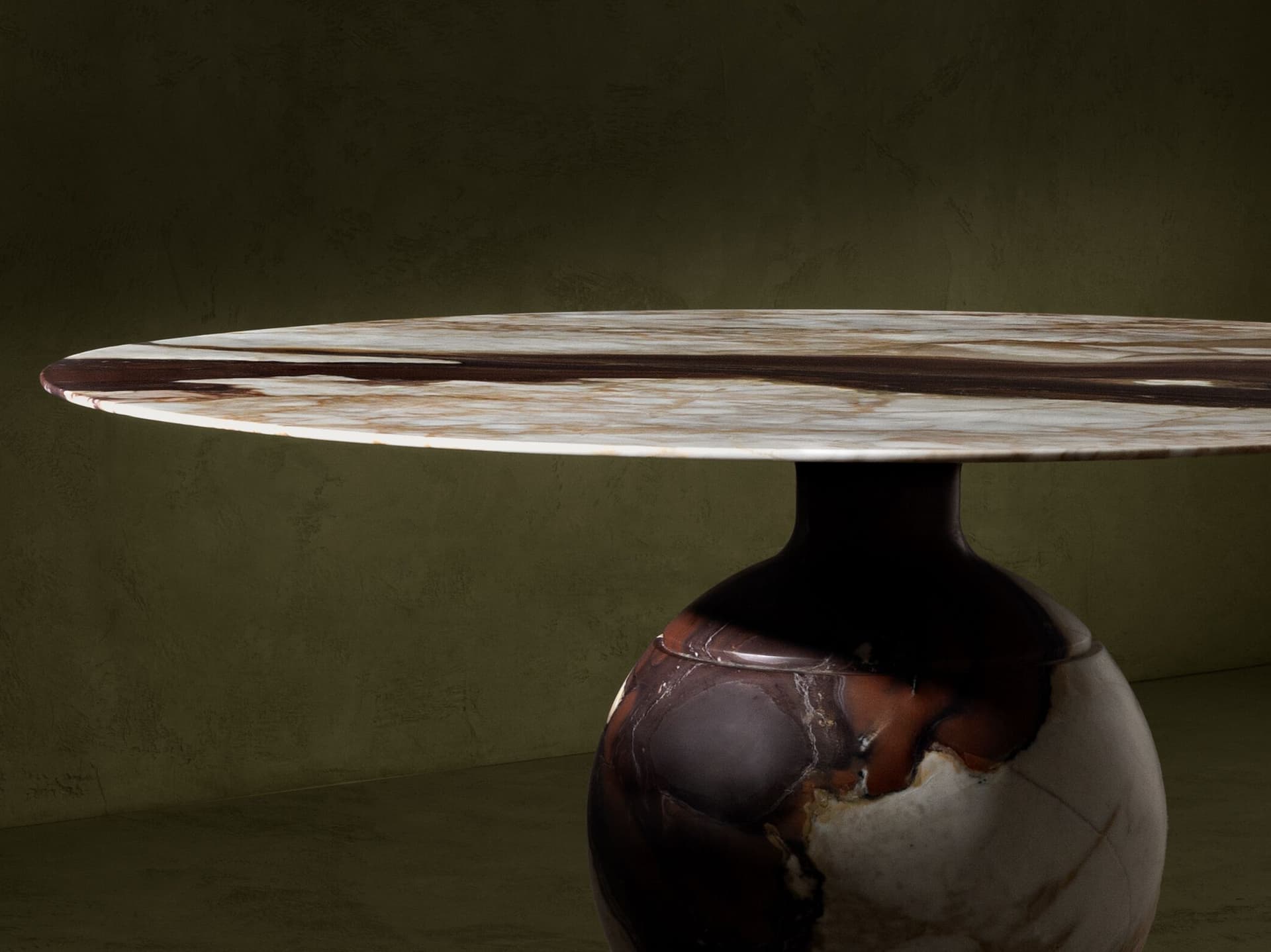 Kreoo
KING
Round marble table — 5