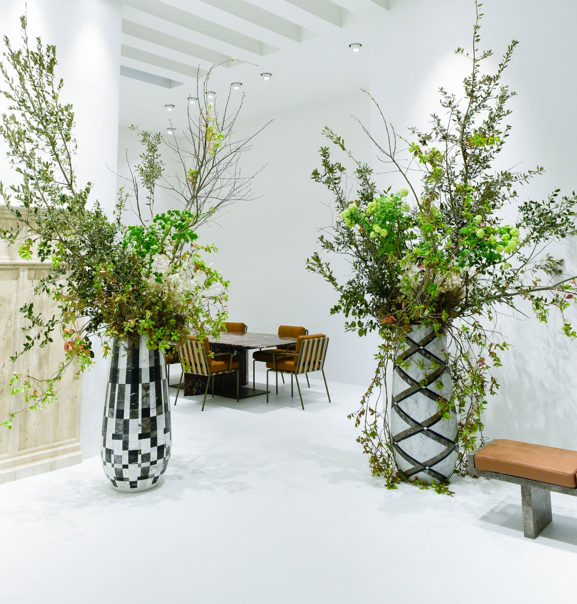 Kreoo
WISH
Marble vase — 6