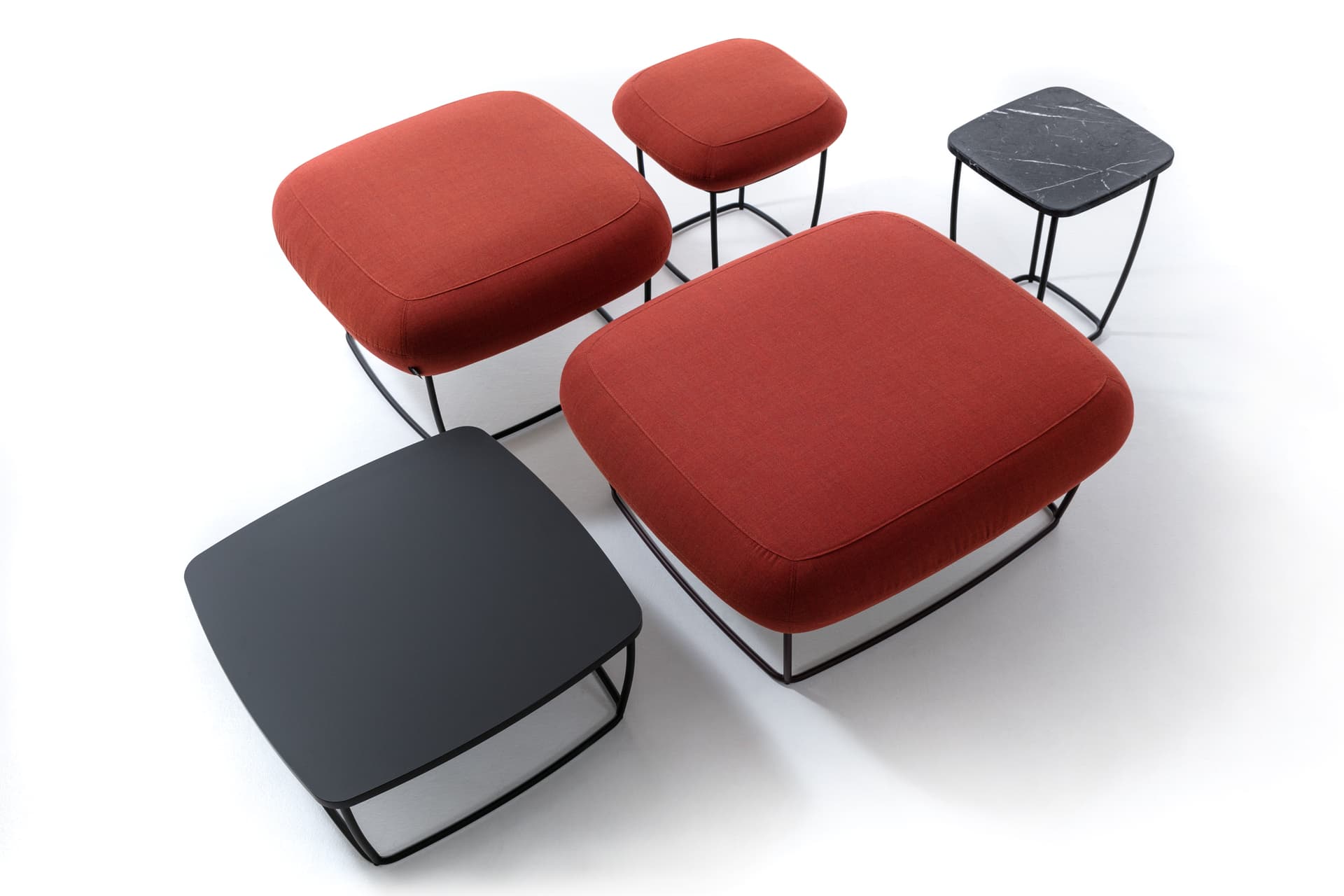 La Cividina
BERNARD
Fabric pouf — 1