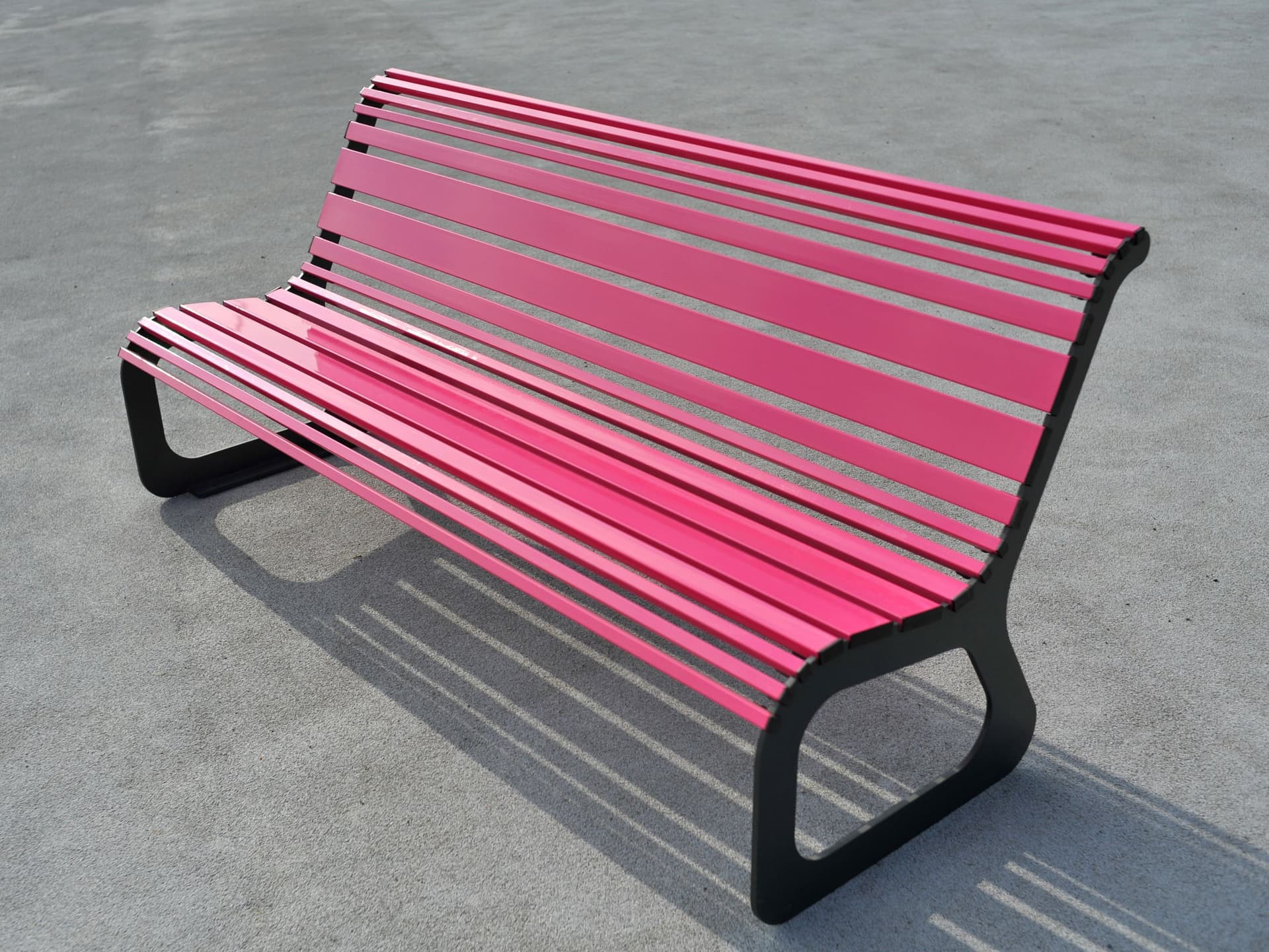 LAB23
MOKO
Steel Bench — 1