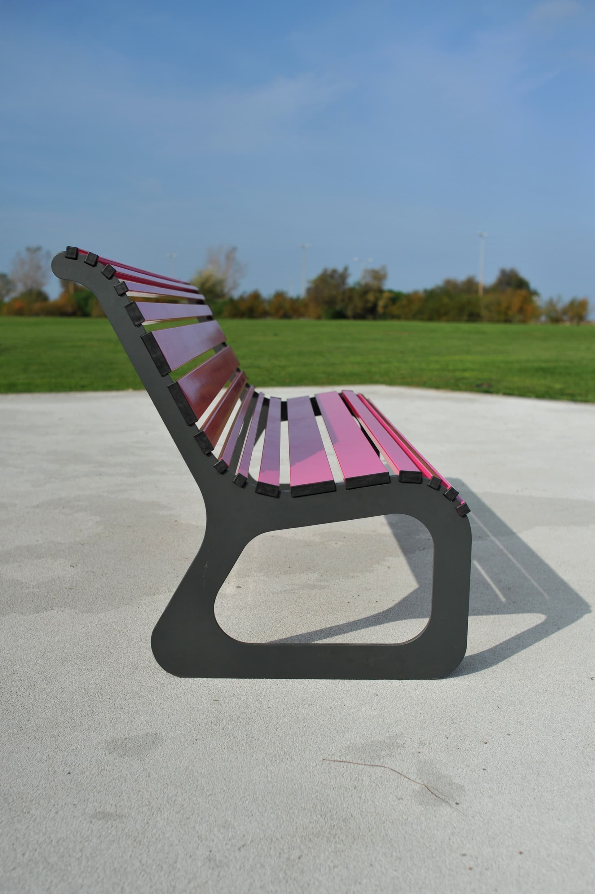LAB23
MOKO
Steel Bench — 5
