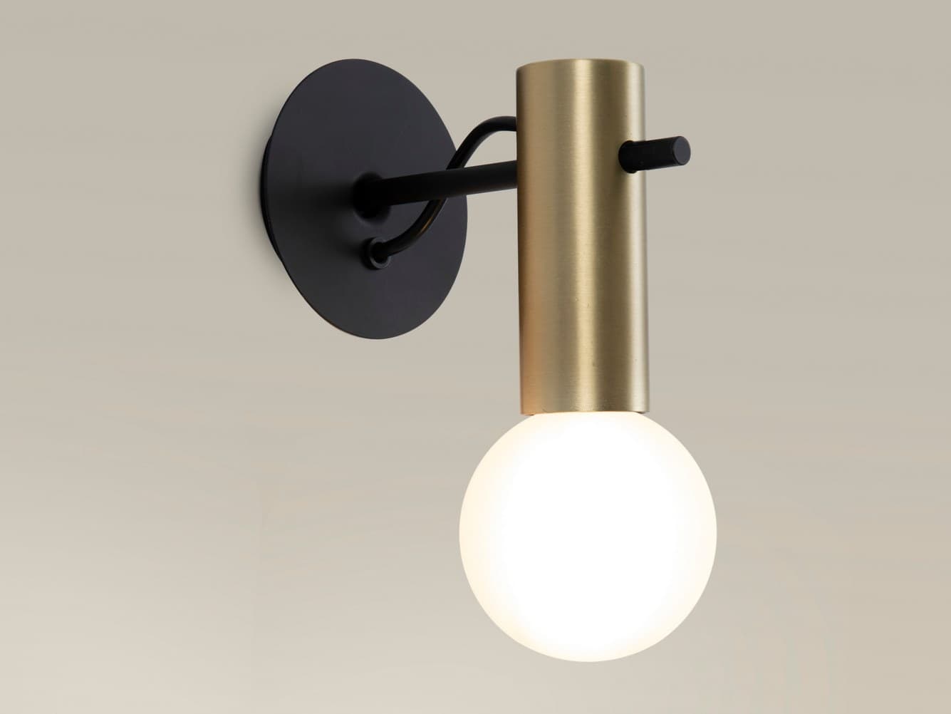 LedsC4
NUDE
Wall lamp — 8