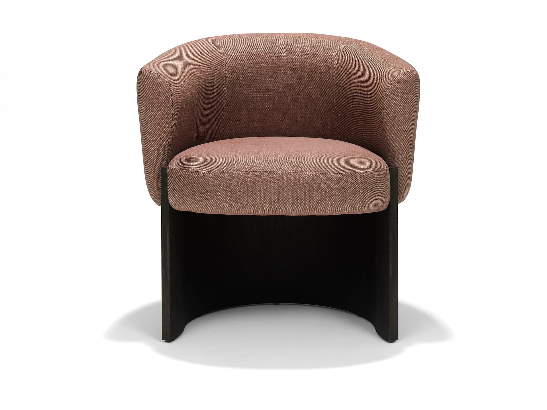 Linteloo
CLAUDE
Fabric chair — 1