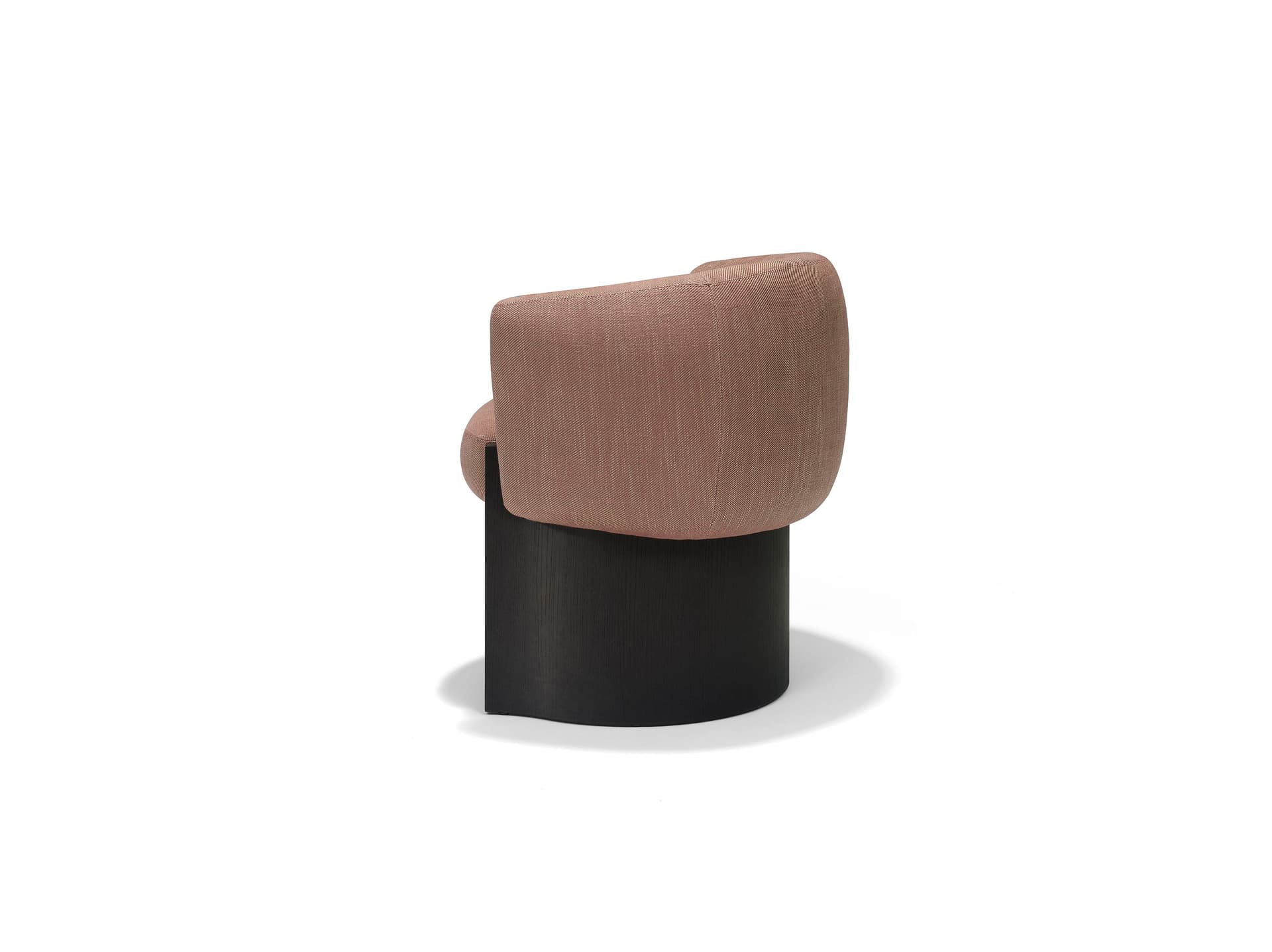 Linteloo
CLAUDE
Fabric chair — 5