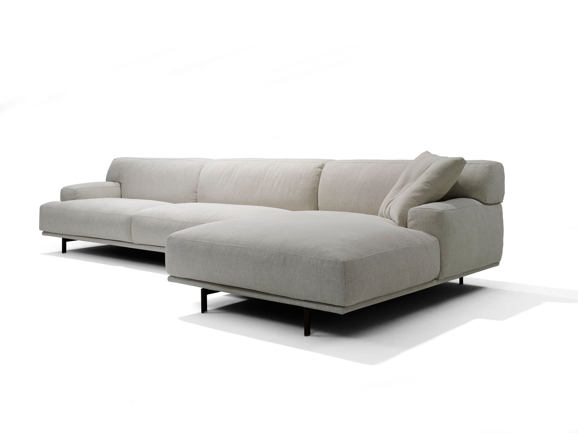 Linteloo
EDOARDO
Fabric pouf — 3
