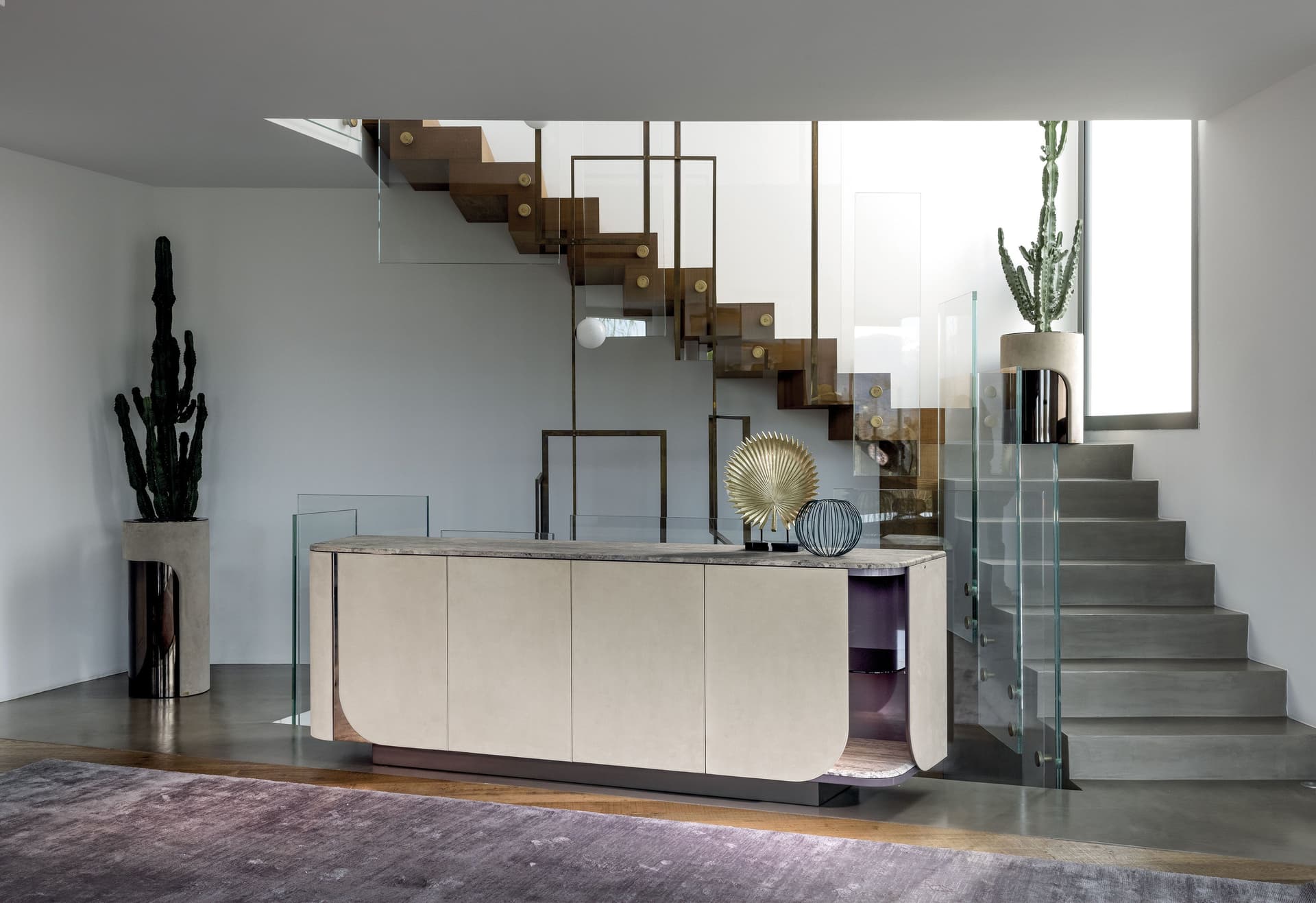 Longhi
HOLD
Sideboard