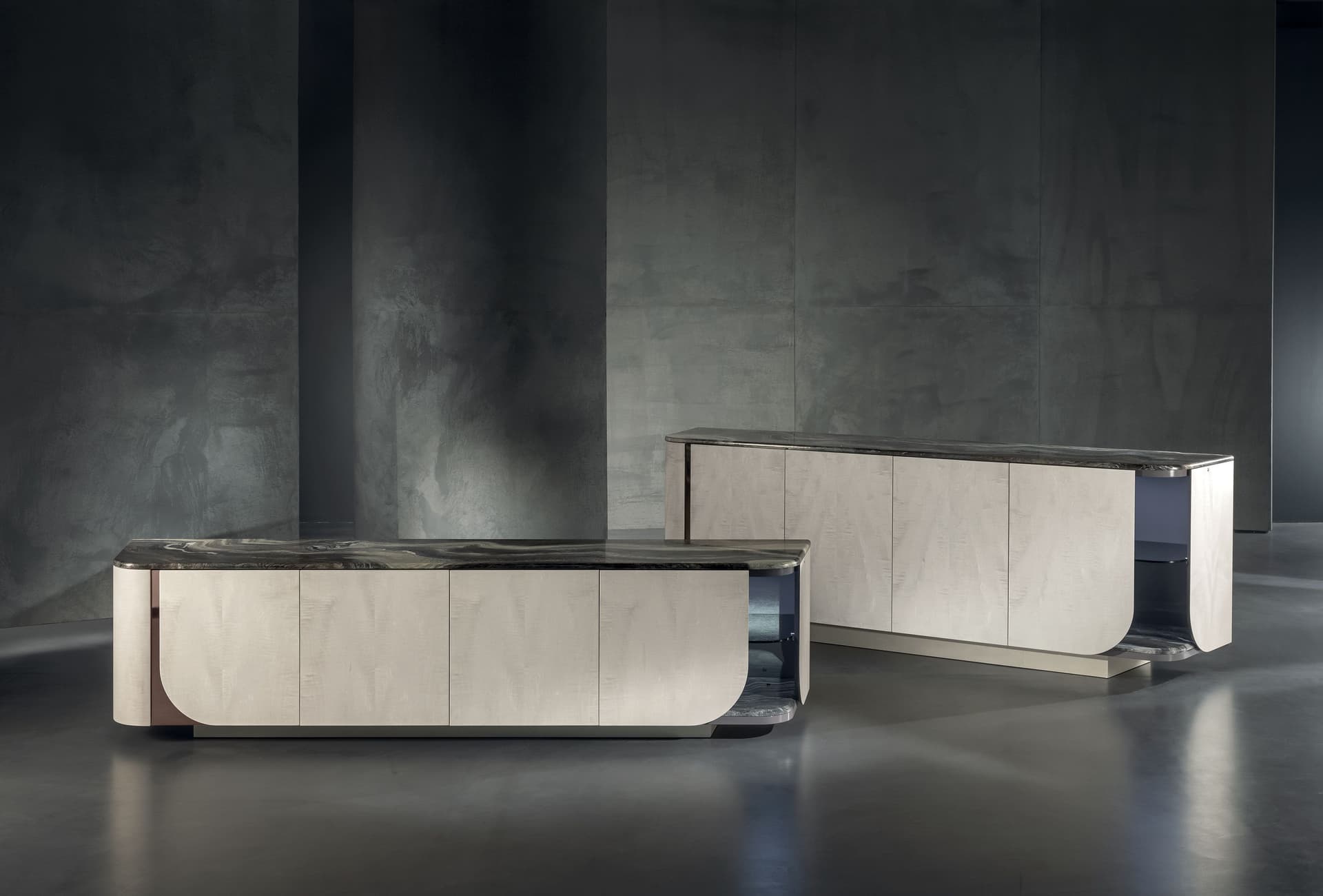 Longhi
HOLD
Sideboard — 7