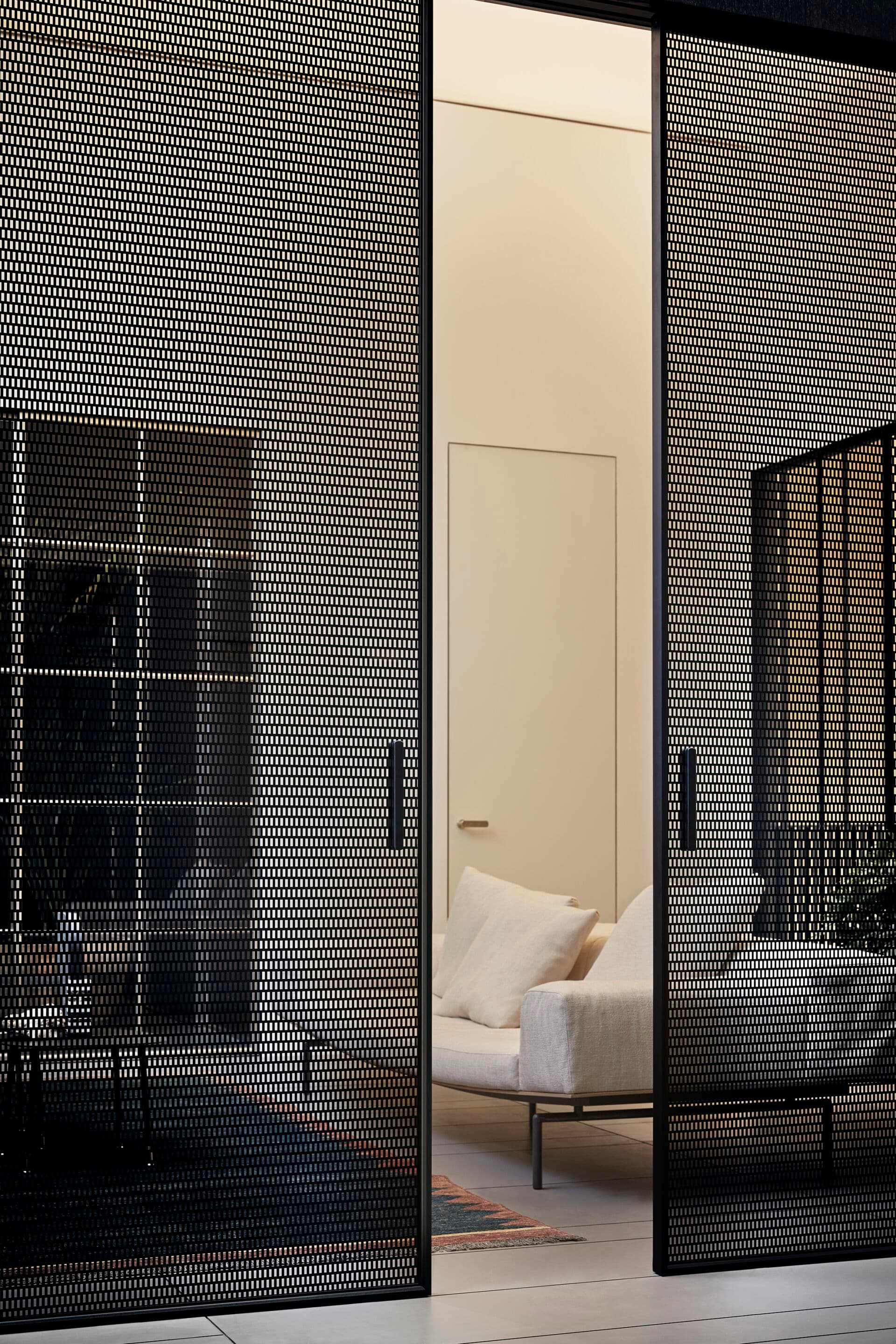 Lualdi
L7
Glass door — 15