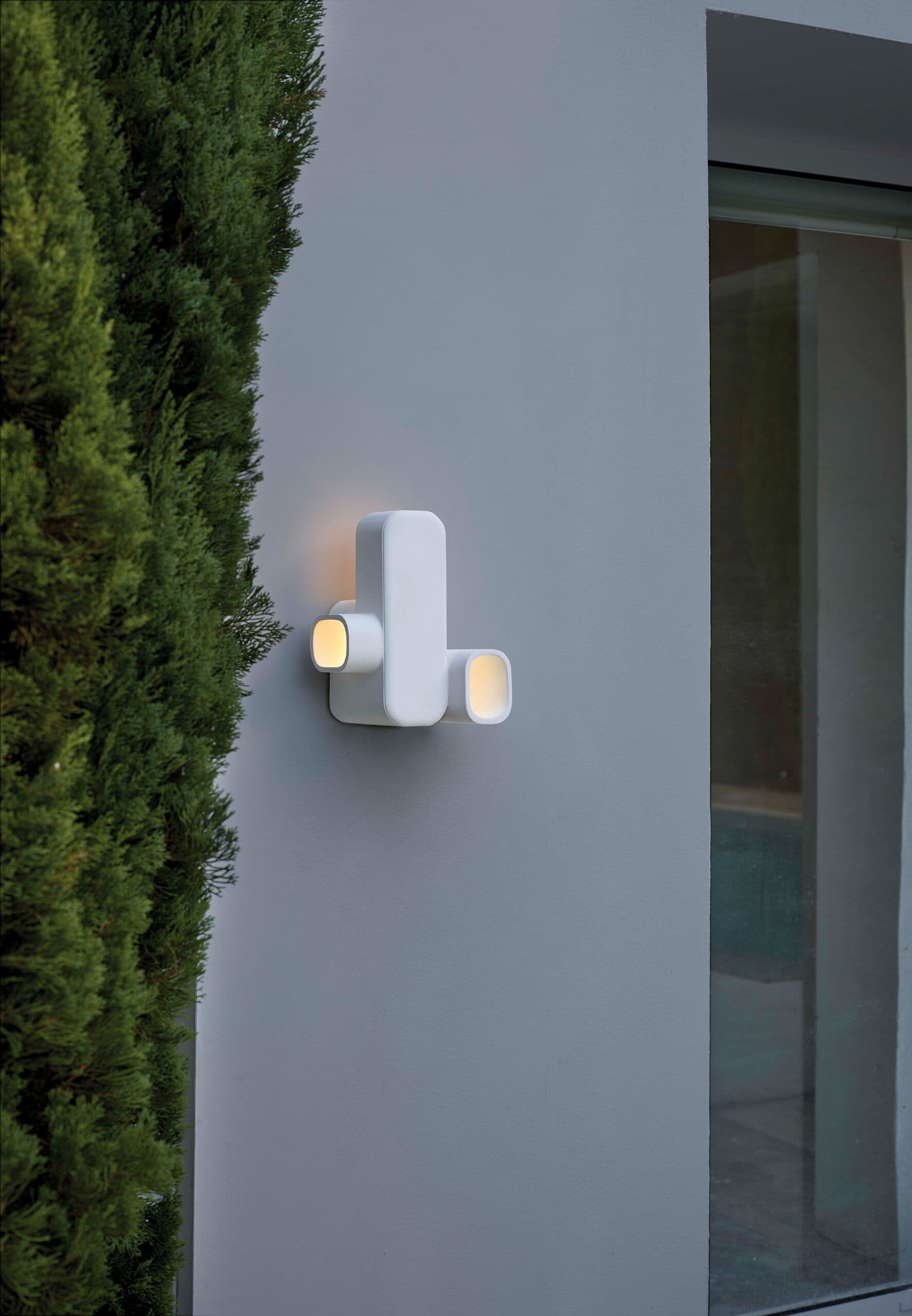 LZF
HABITAT
Ceramic wall lamp — 2