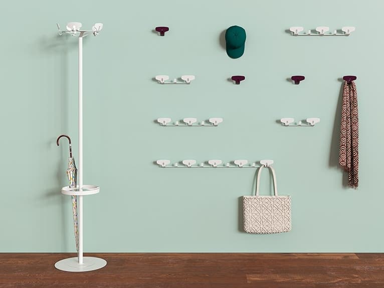 Manade
YIN
Coat stand in steel — 1
