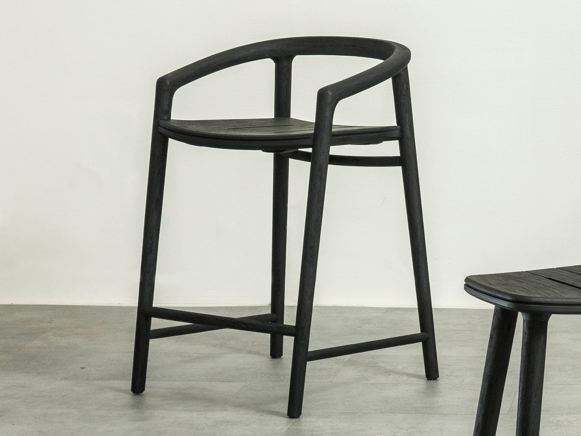MANUTTI
SOLID
Teak stool — 8