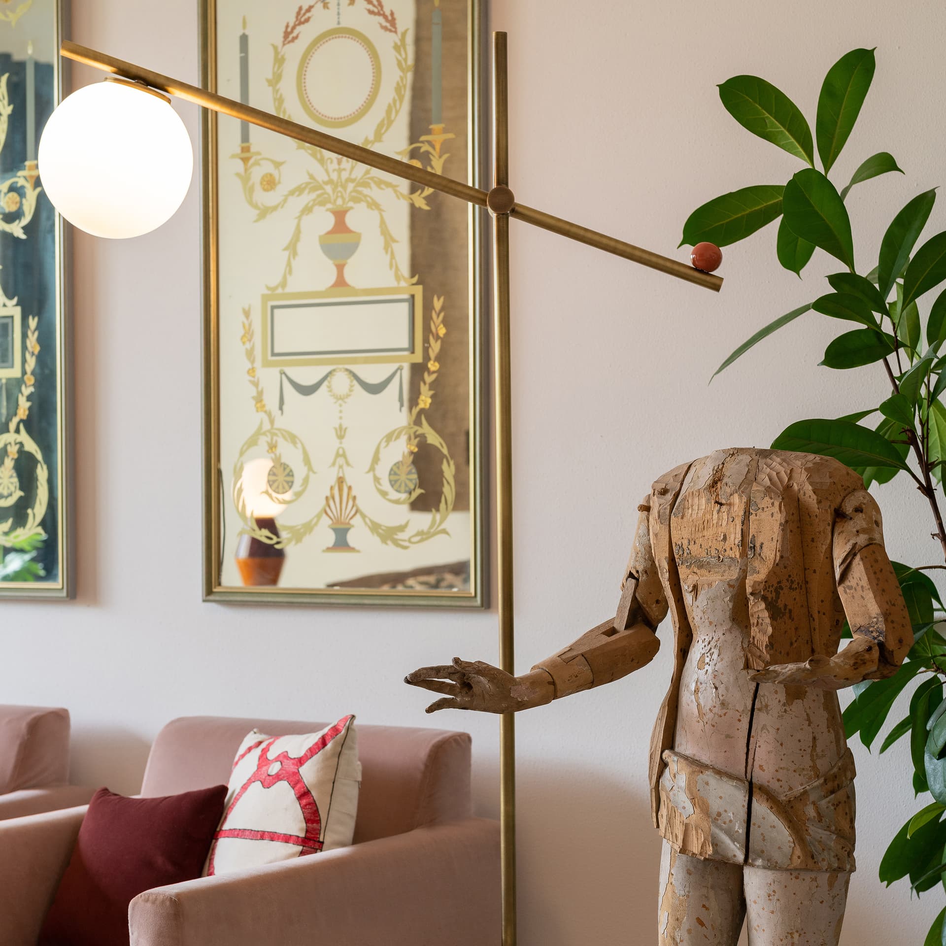 MARIONI
PINS
Reading floor lamp — 7