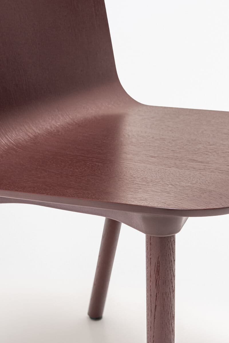 MDD
NUD
Wooden chair — 4