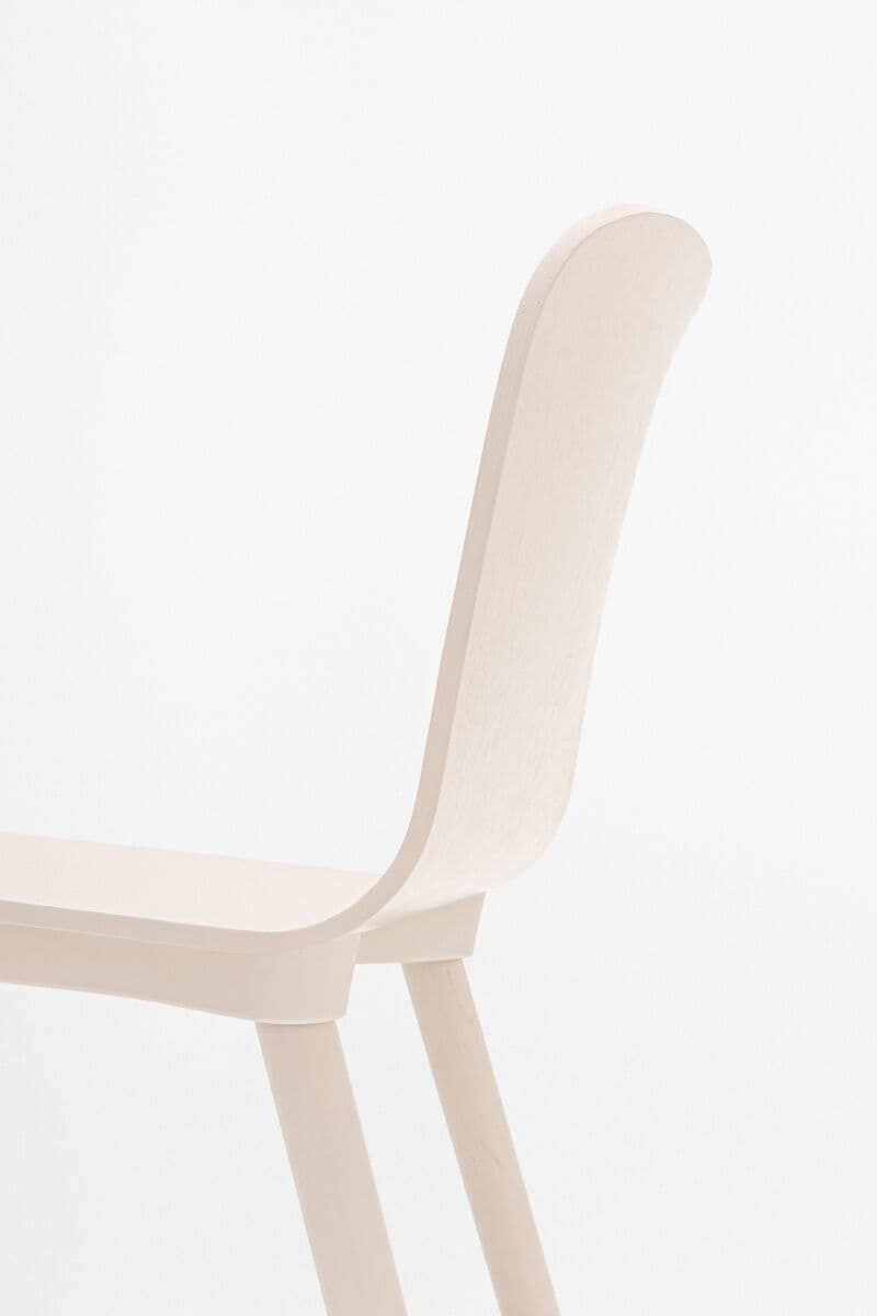 MDD
NUD
Wooden chair — 6
