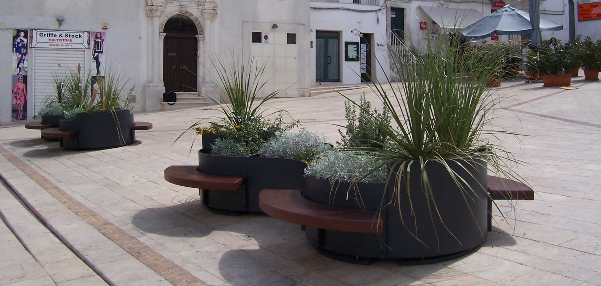 Metalco
FLÒ
Steel flower pot — 5