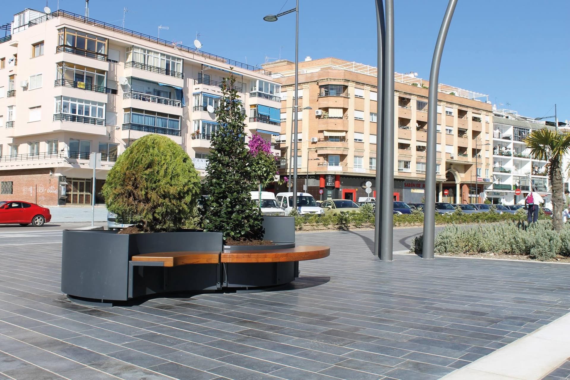 Metalco
FLÒ
Steel flower pot — 6