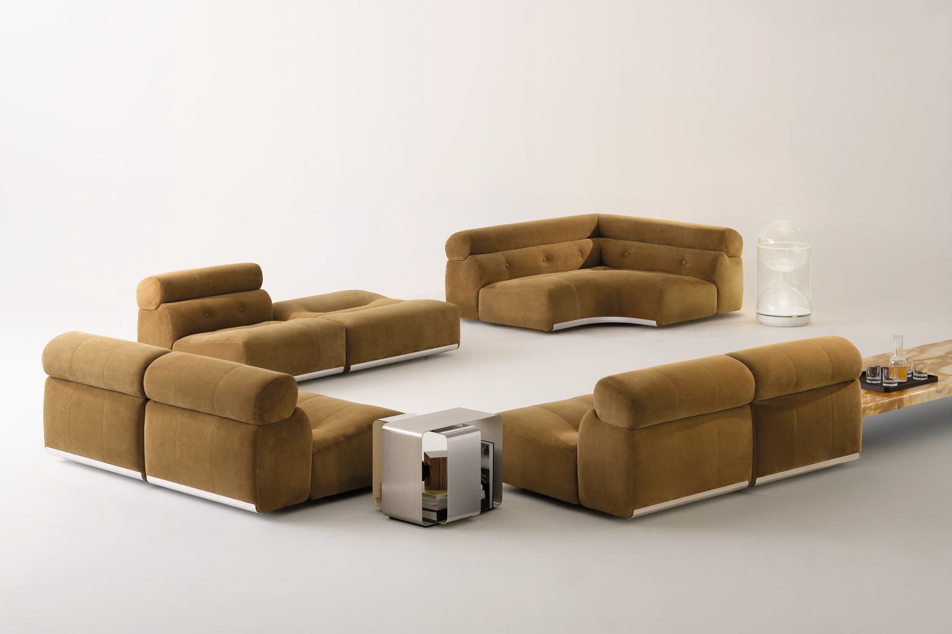 Minotti
COUPÉ
Armchair — 5