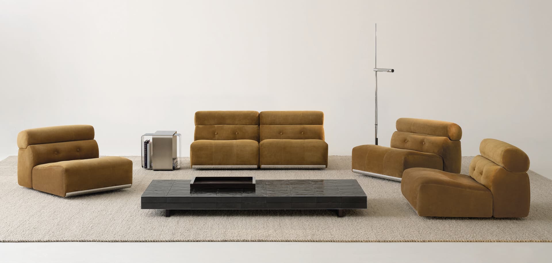 Minotti
COUPÉ
Armchair — 6