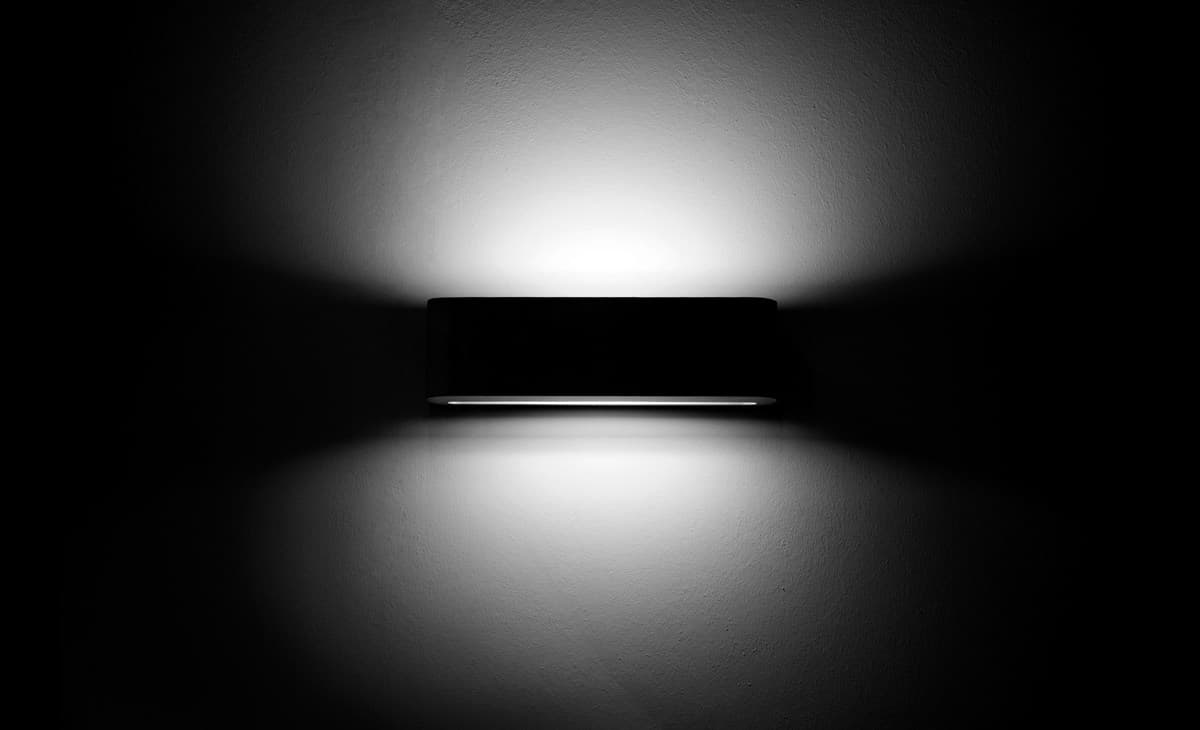 Moab
LUCE10
Cement wall lamp — 2