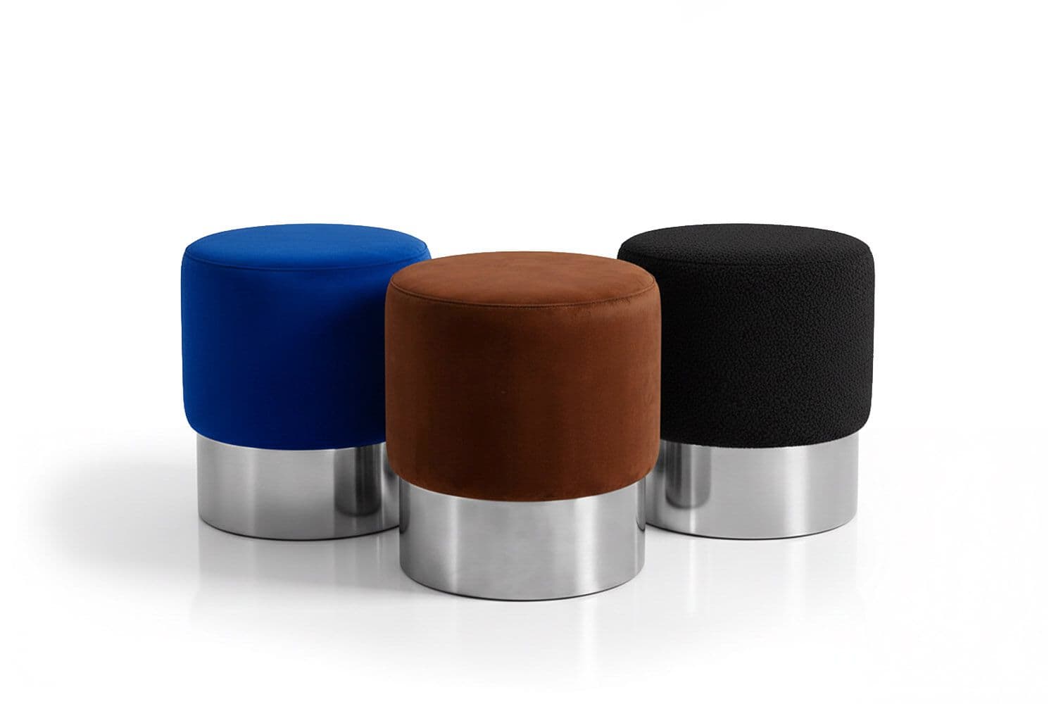 Moanne
DESTINO
Low fabric stool — 8
