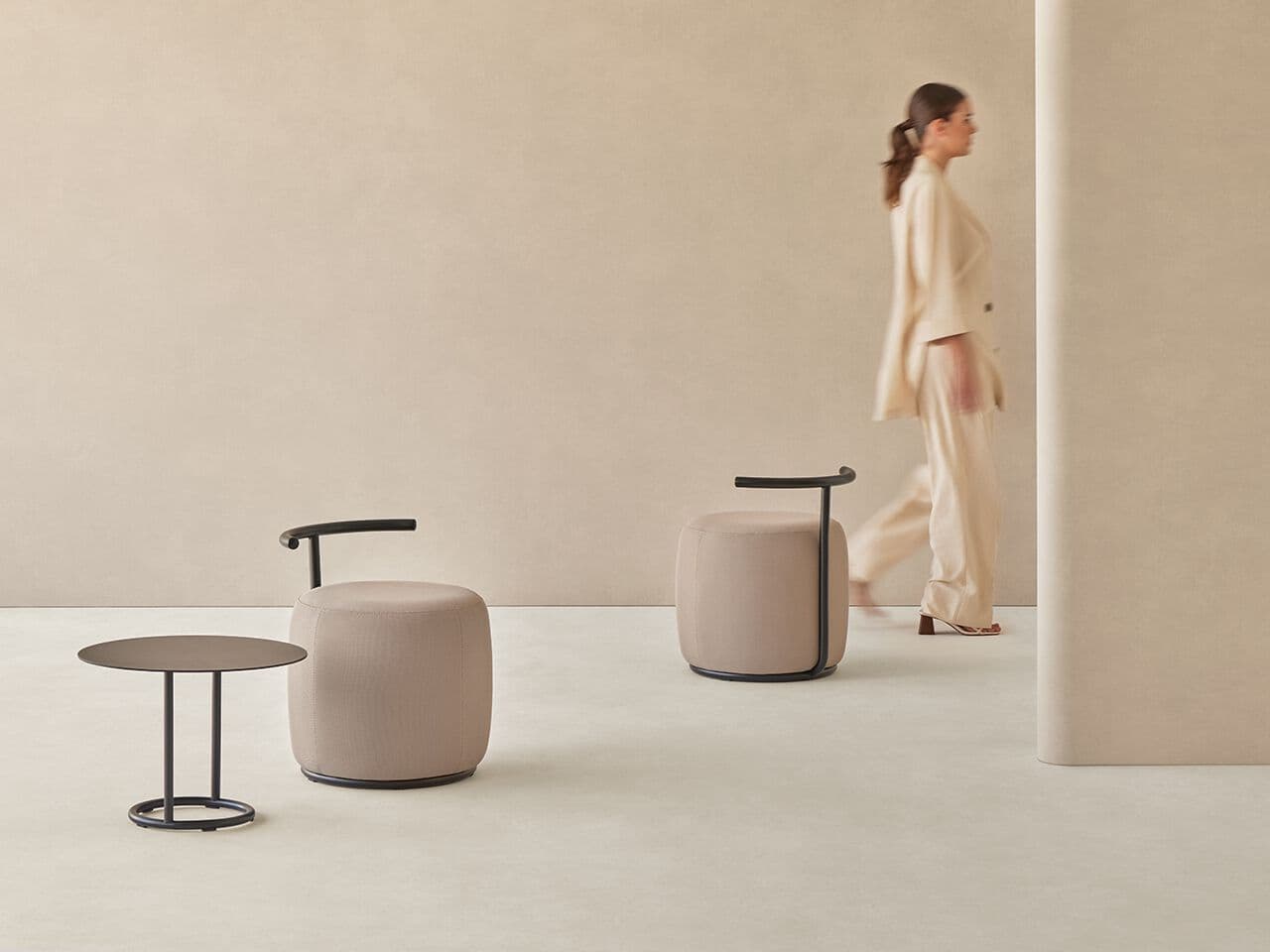 Mobboli
TIBO
Round fabric pouf — 3