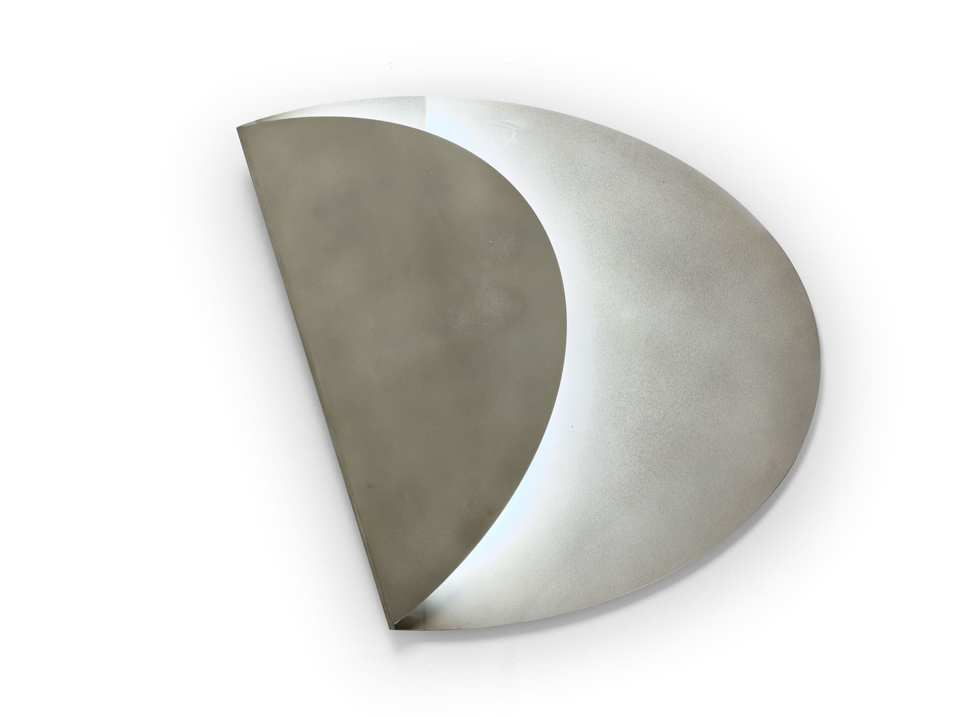 Mogg
PLIER
Metal wall oval lamp — 2