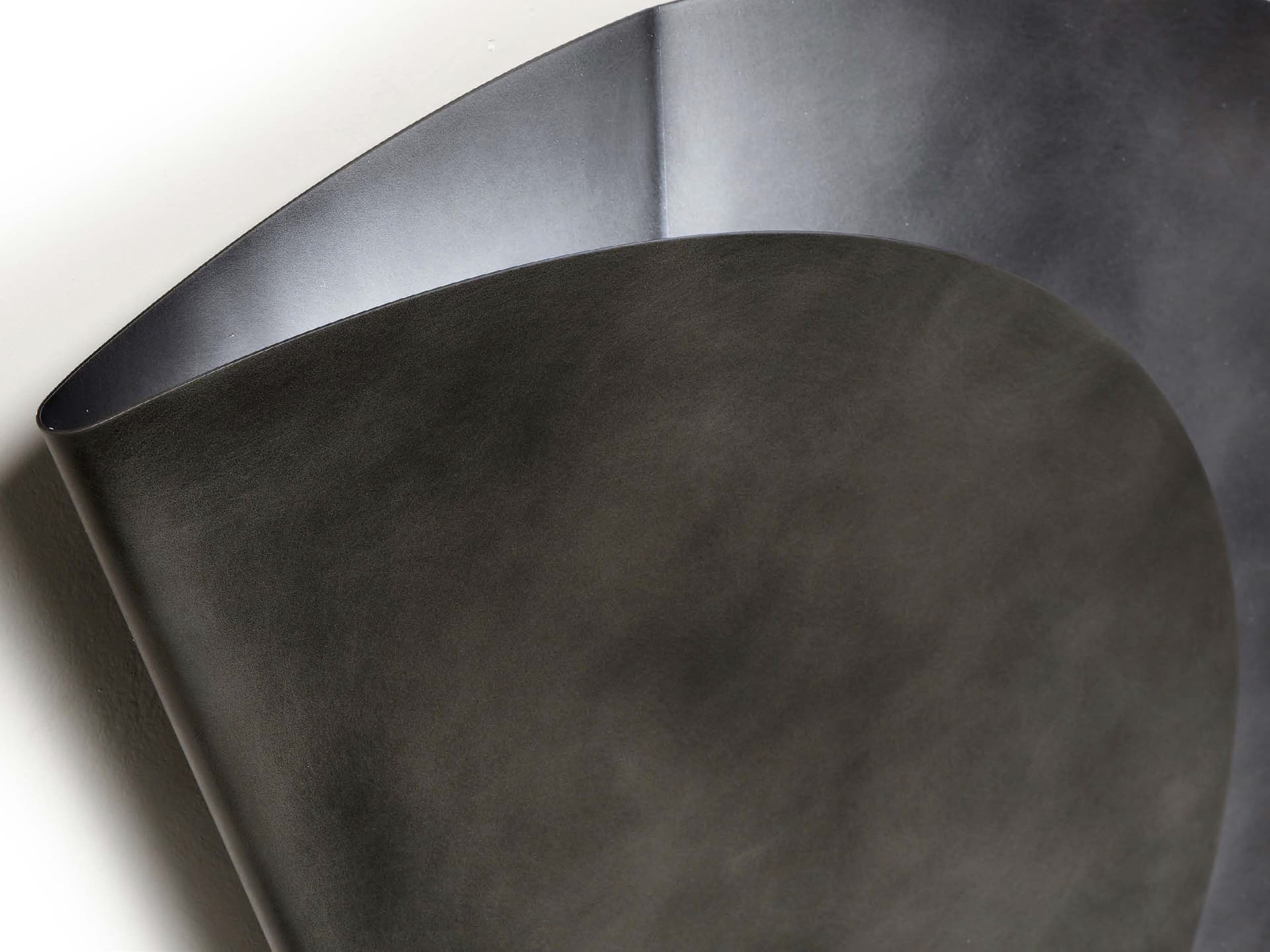 Mogg
PLIER
Metal wall oval lamp — 3