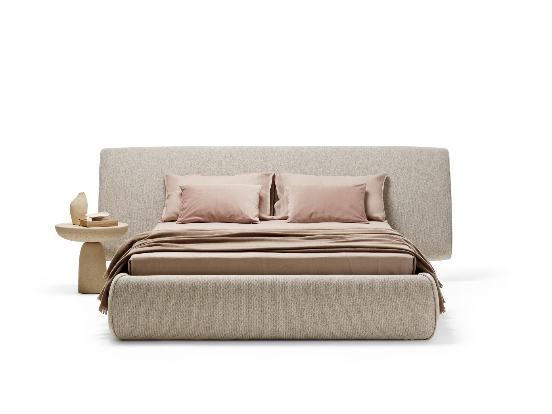Mogg
RIO
Upholstered fabric bed — 1