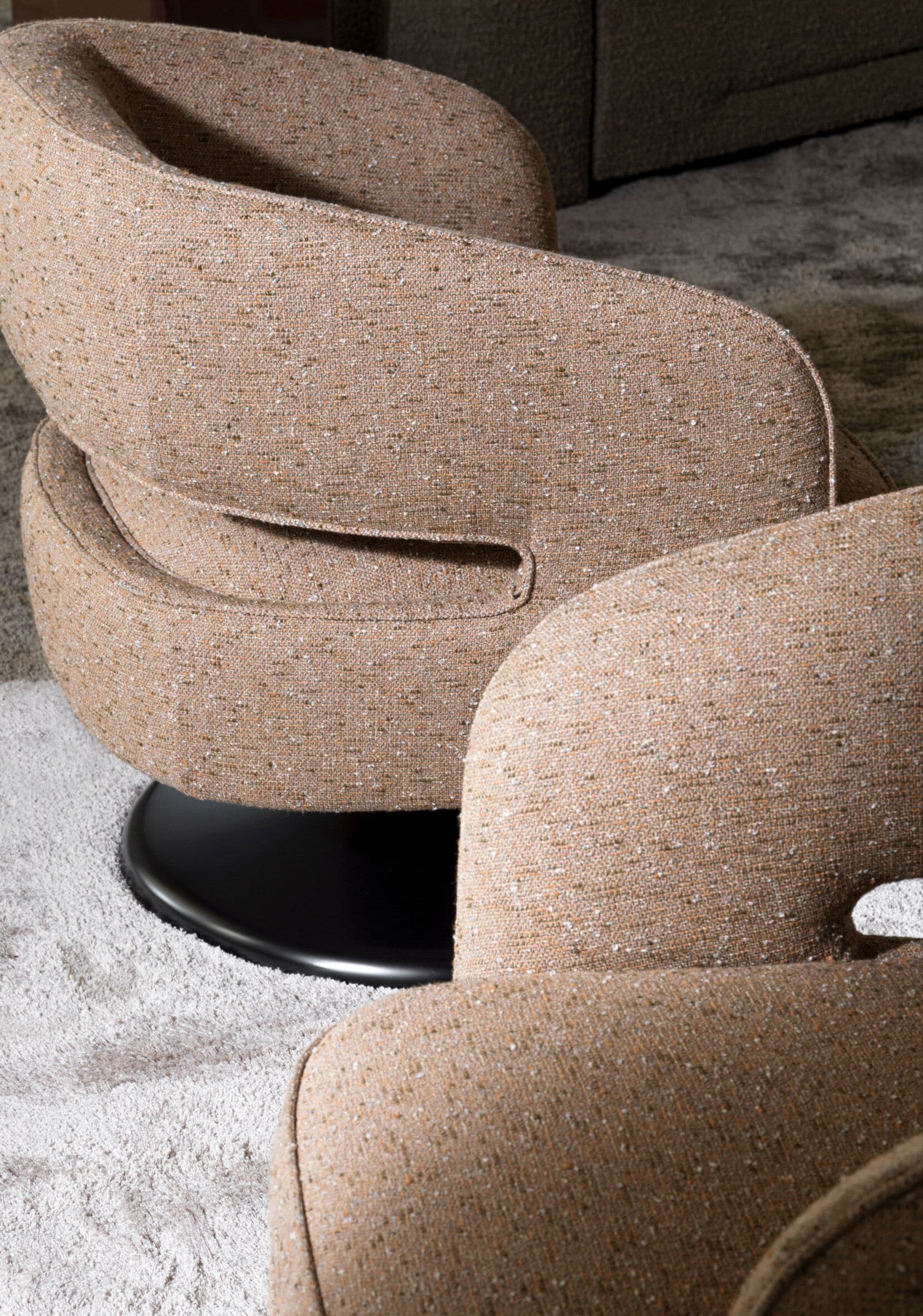 Molteni & C.
LINEA
Swivel armchair — 5