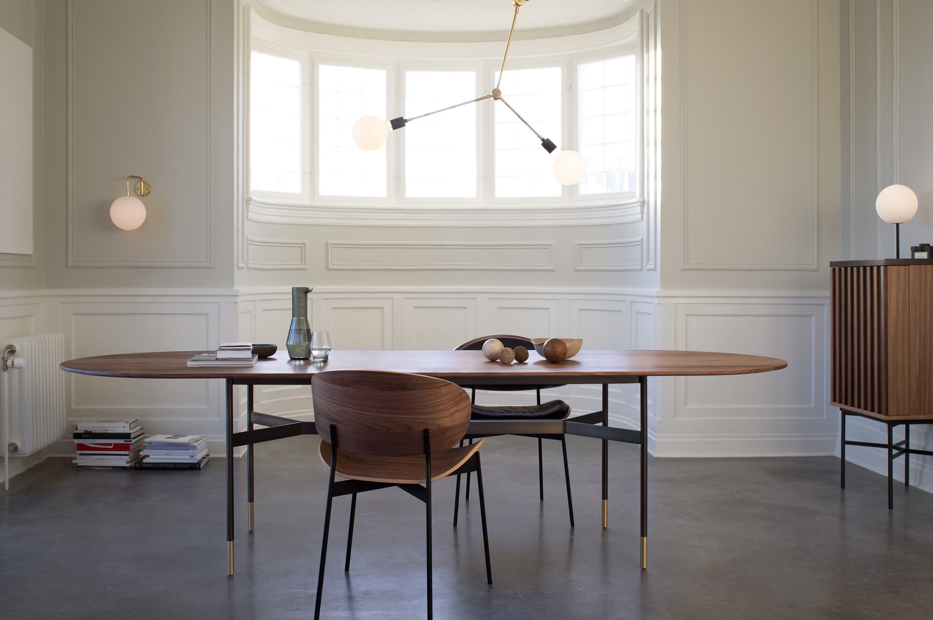 MORE
HARRI
Oval dining table — 7