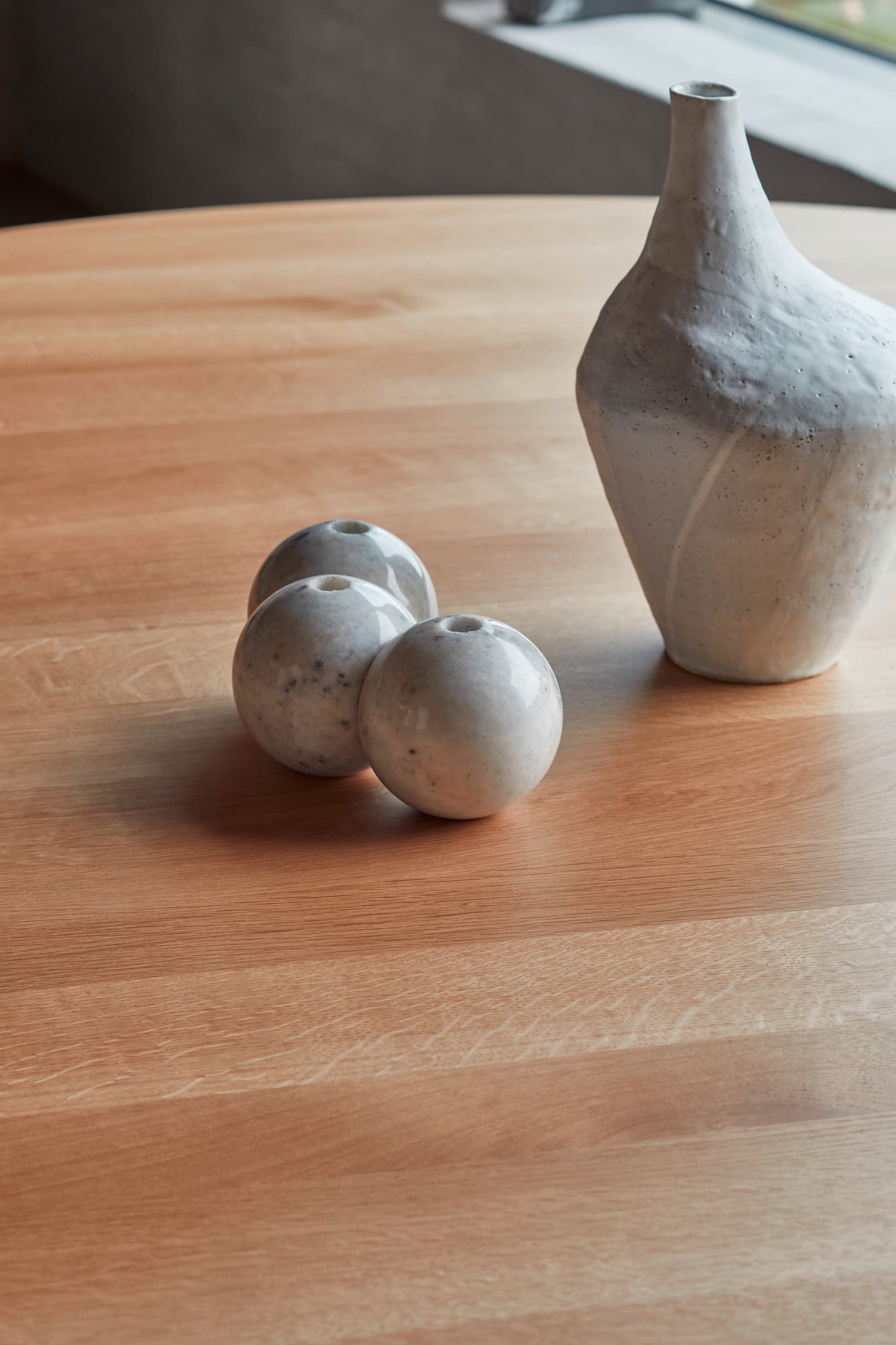 MORE
VARAN
Round wooden table — 4