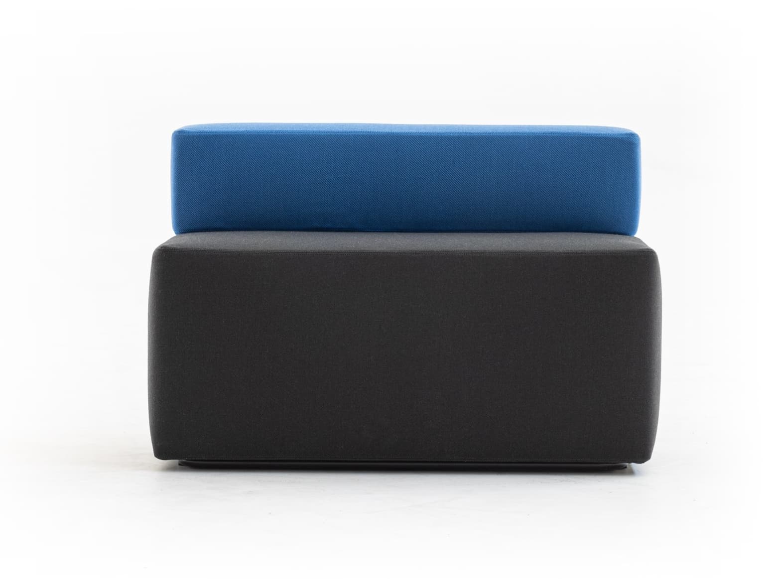 Moroso
SQUARE
Fabric small sofa — 3