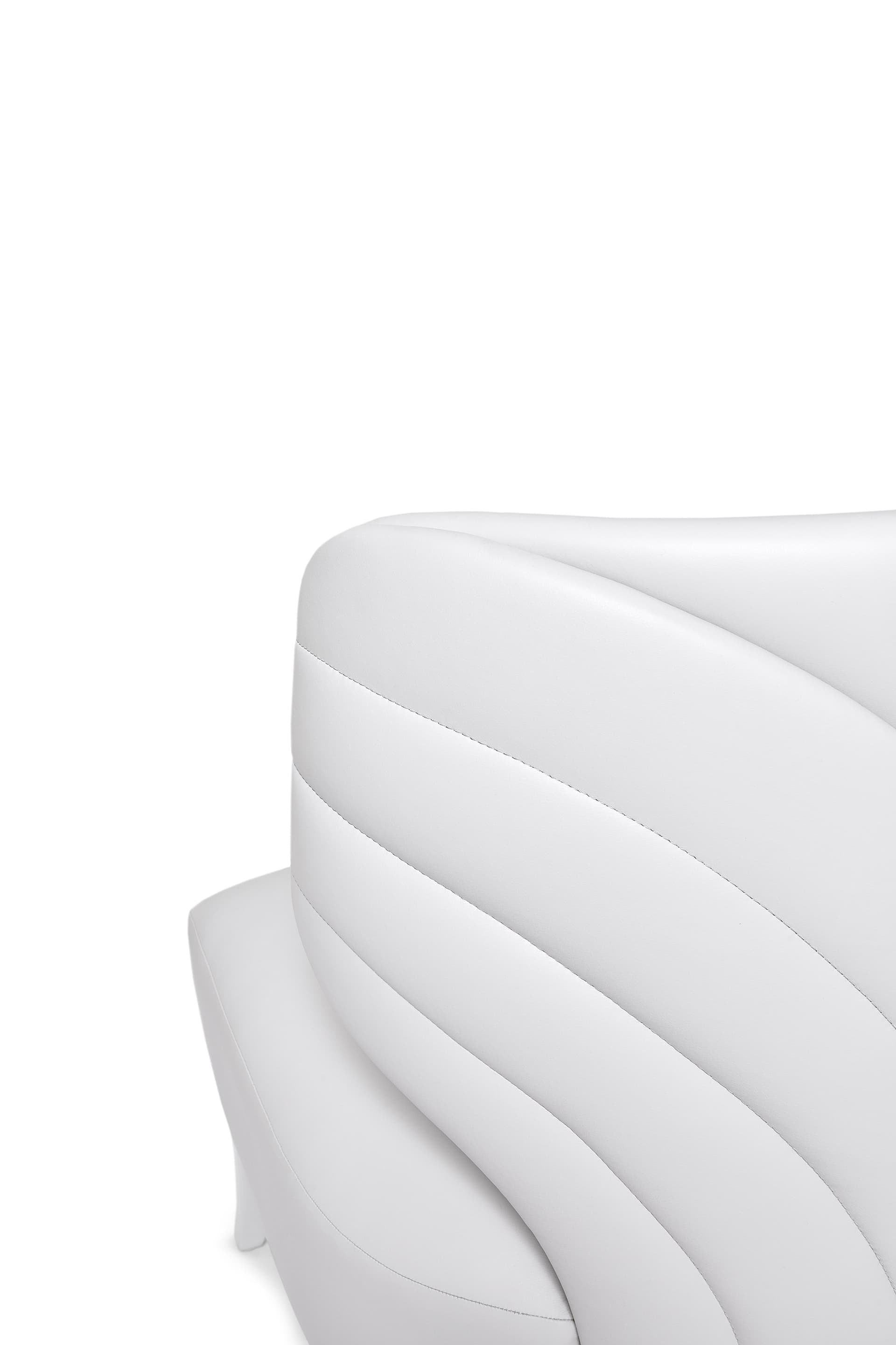 Munna
MELODY
Velvet armchair — 11