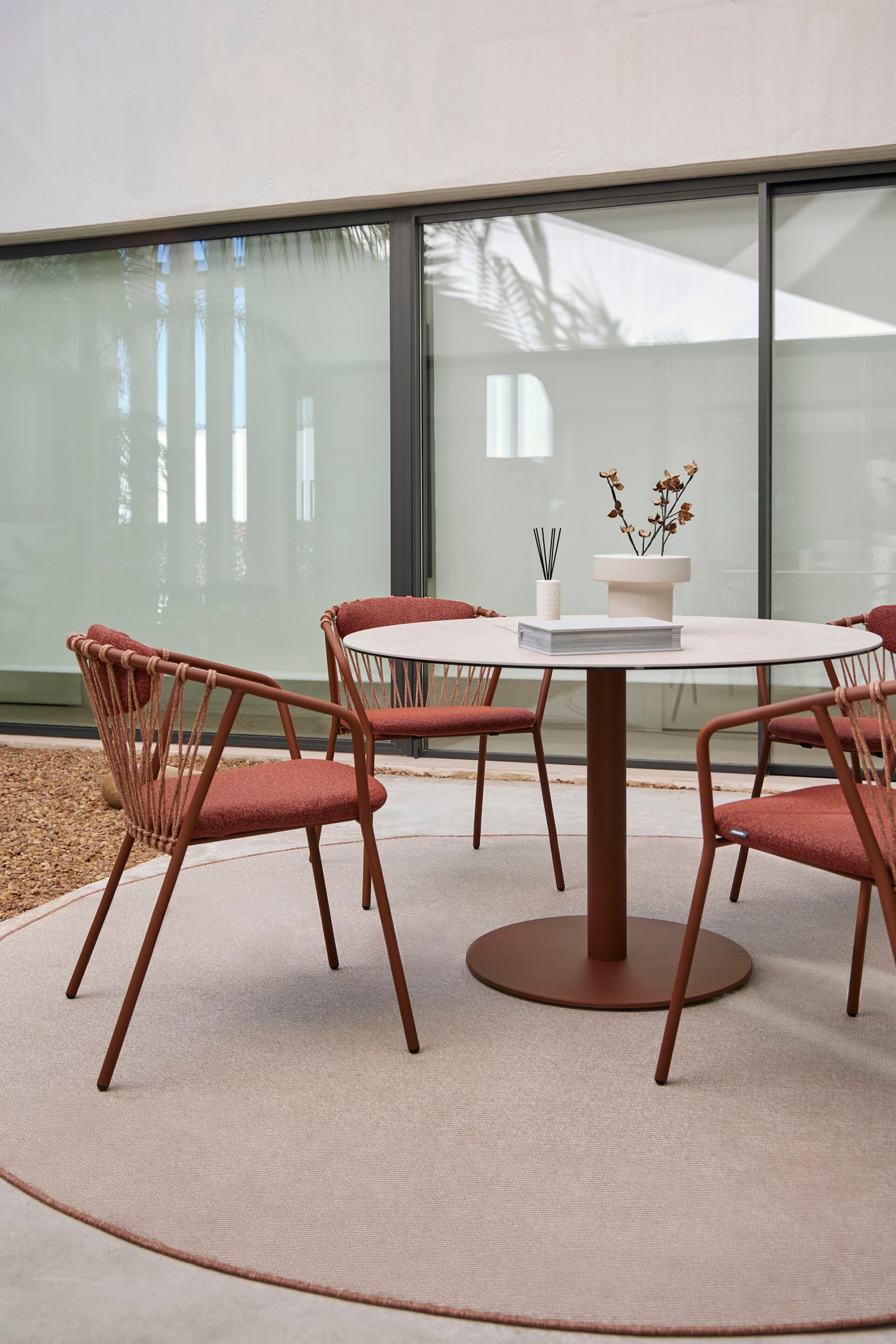 MUSOLA
LEMON
Garden table — 4