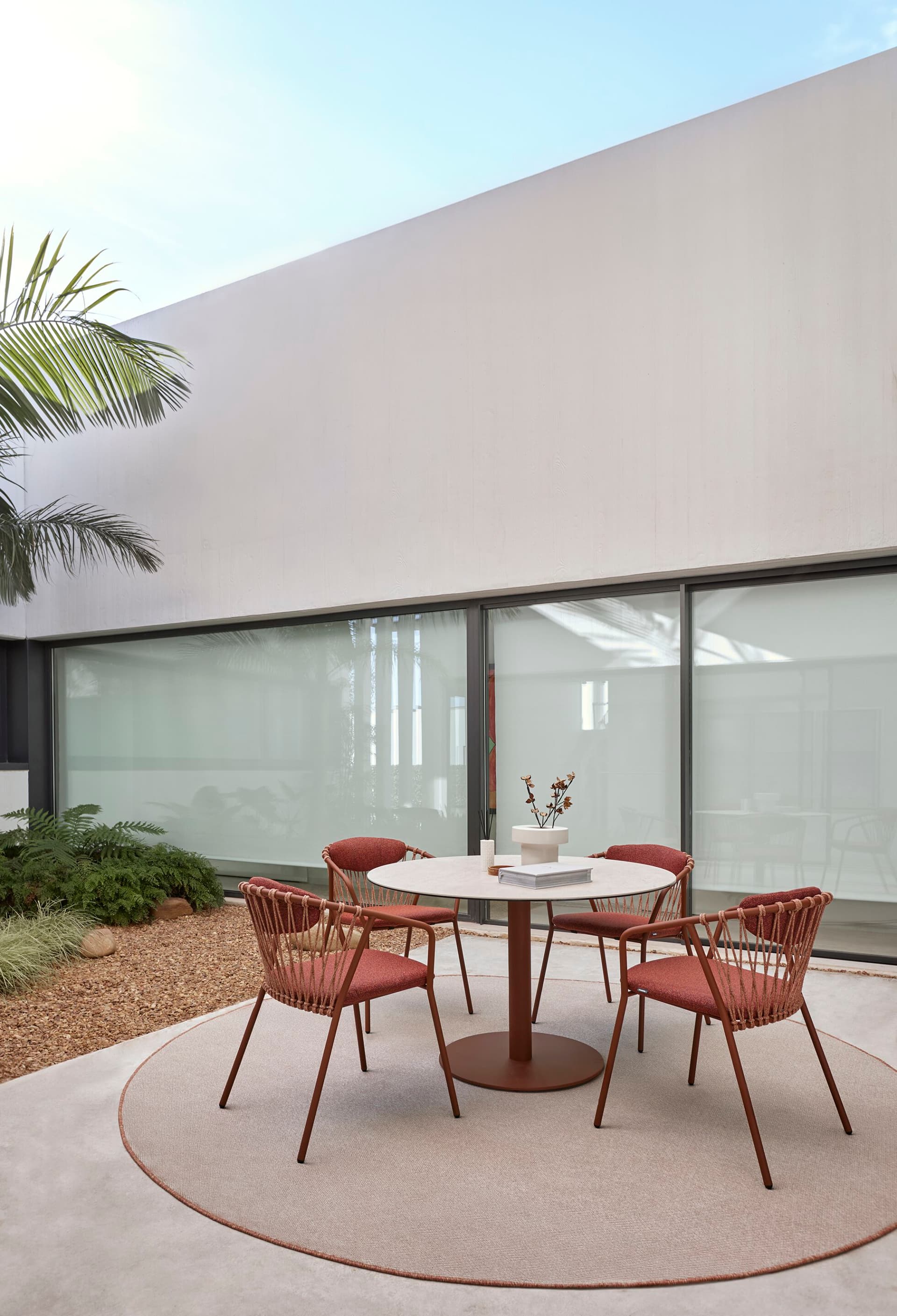 MUSOLA
LEMON
Garden table — 5