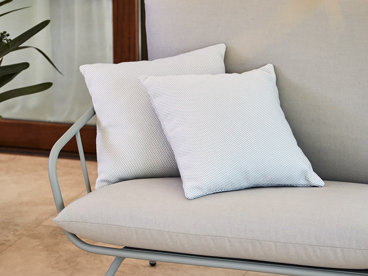 MUSOLA
NANSA
Square sofa cushion