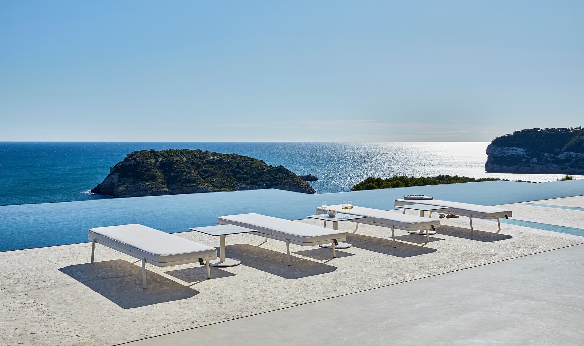 MUSOLA
NAO
Stackable sun lounger — 6