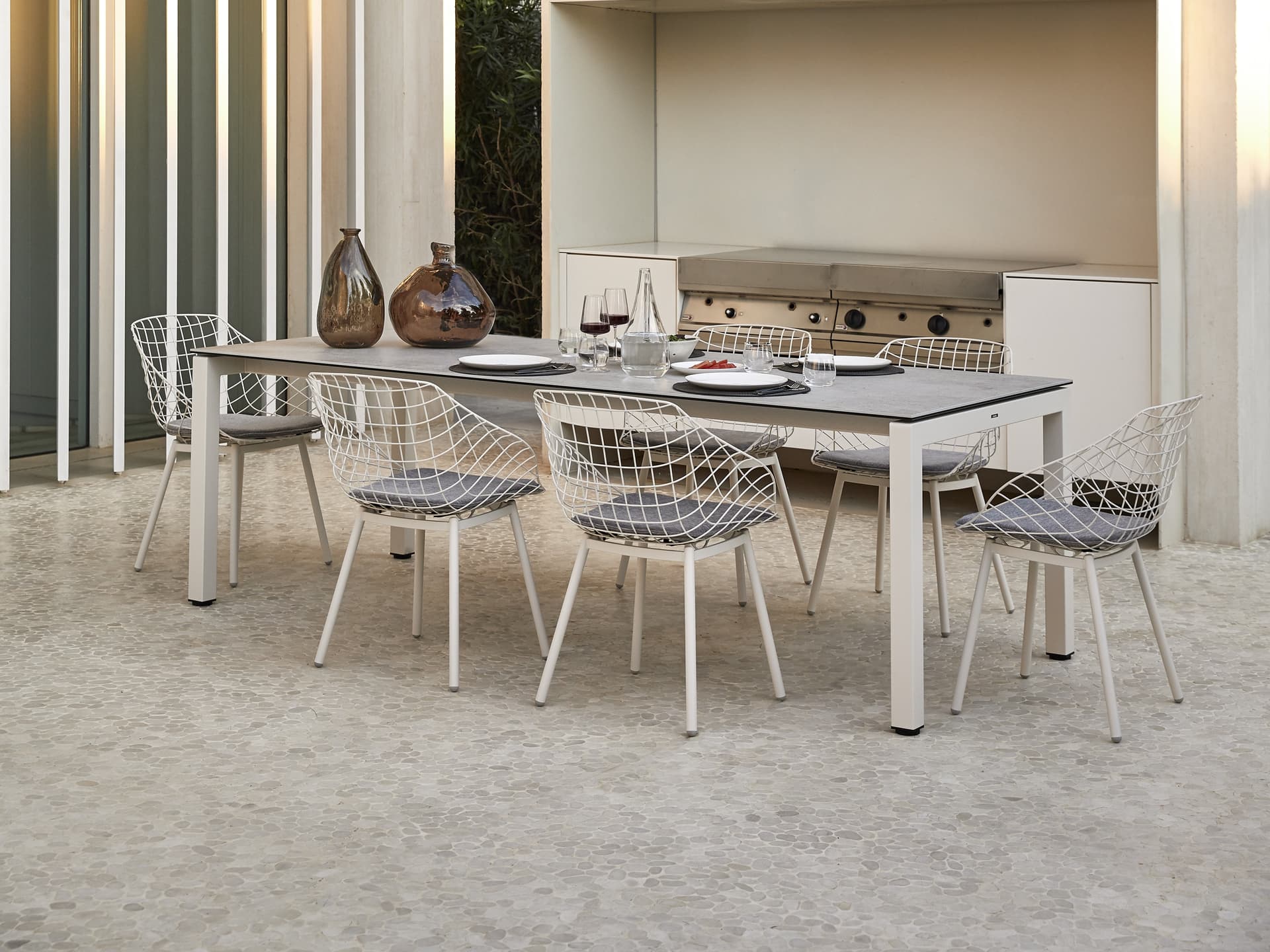 MUSOLA
SALVIA
Garden table — 1
