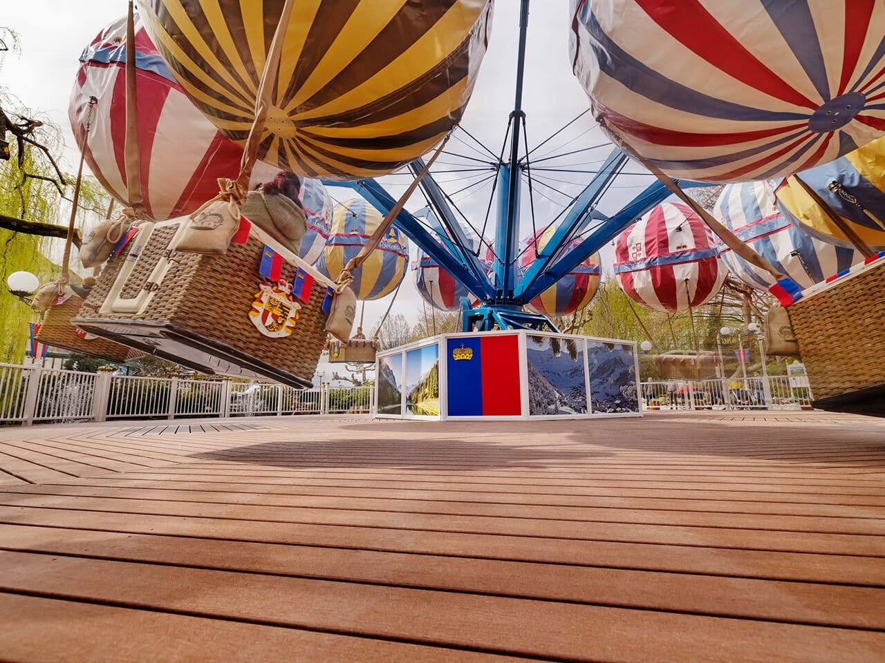 NATURinFORM
STRONG
WPC decking — 1