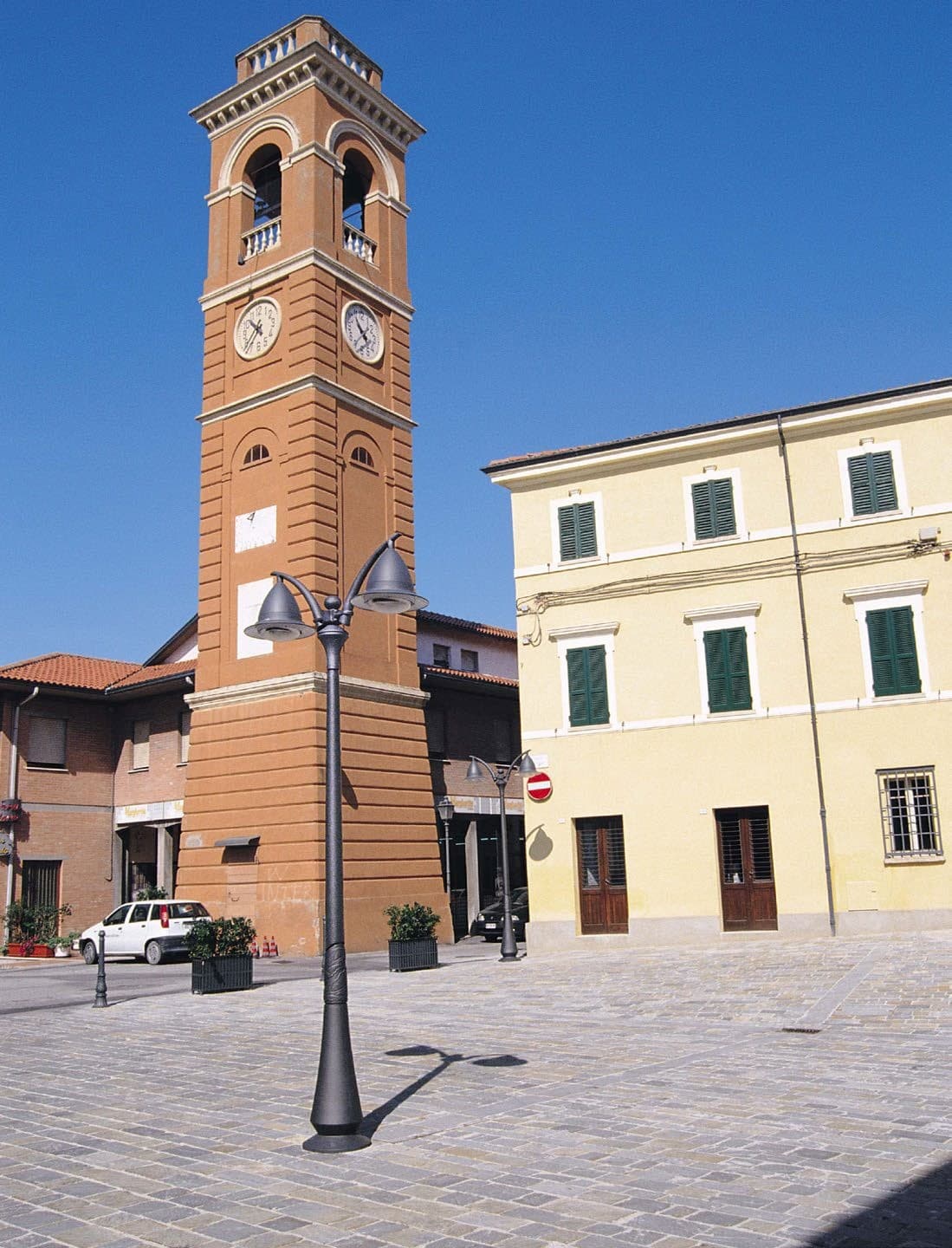 Neri
ALCOR
Street lamp — 6