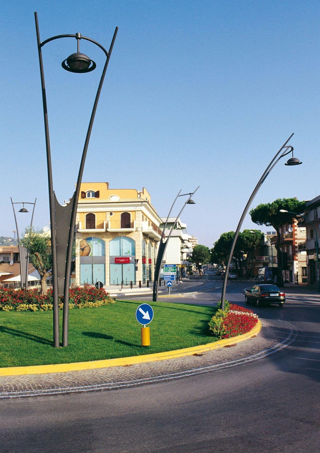 Neri
AVIOR
Street lamp — 4