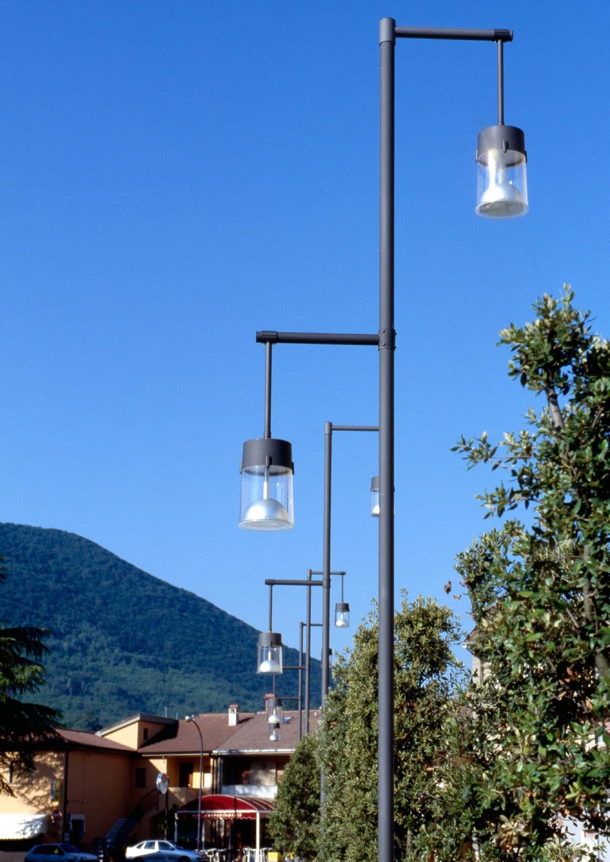 Neri
CHARA
Street lamp — 5
