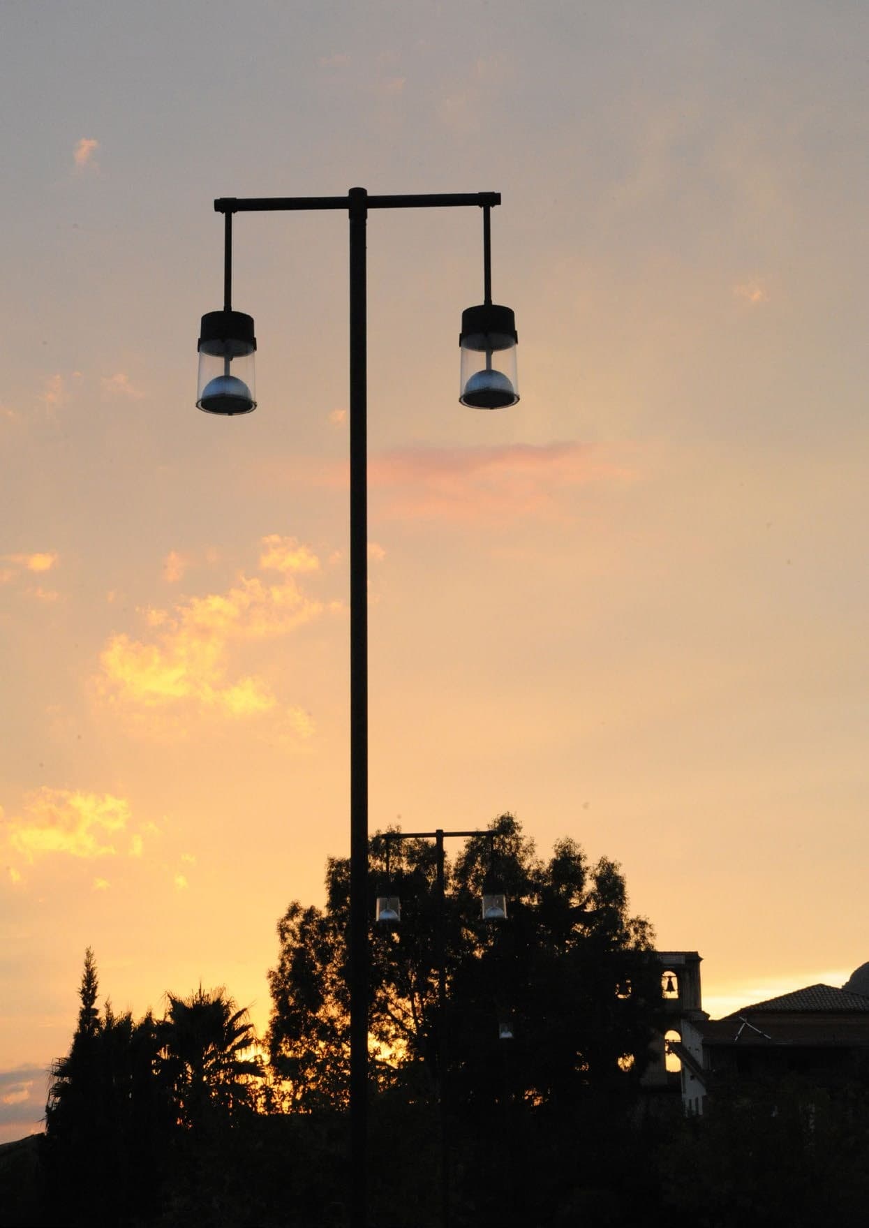 Neri
CHARA
Street lamp — 7