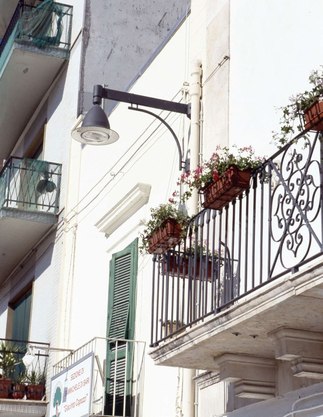 Neri
MIZAR
Street lamp on pole — 8