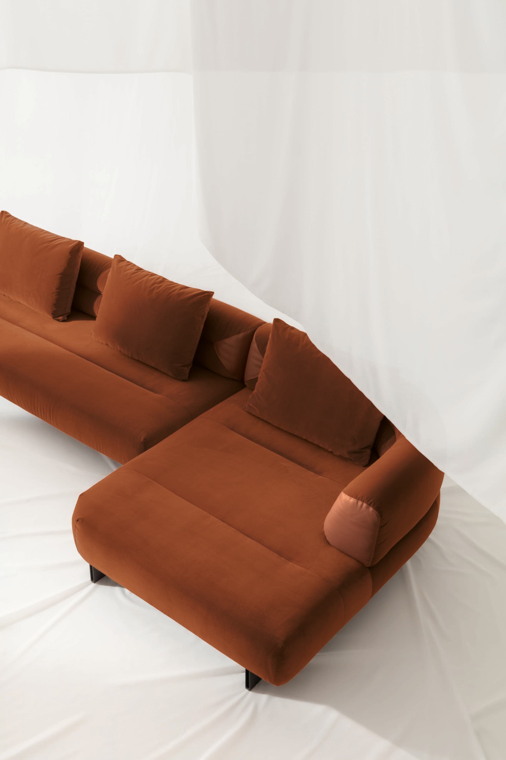 NICOLINE
KLARENCE
Fabric sofa — 16
