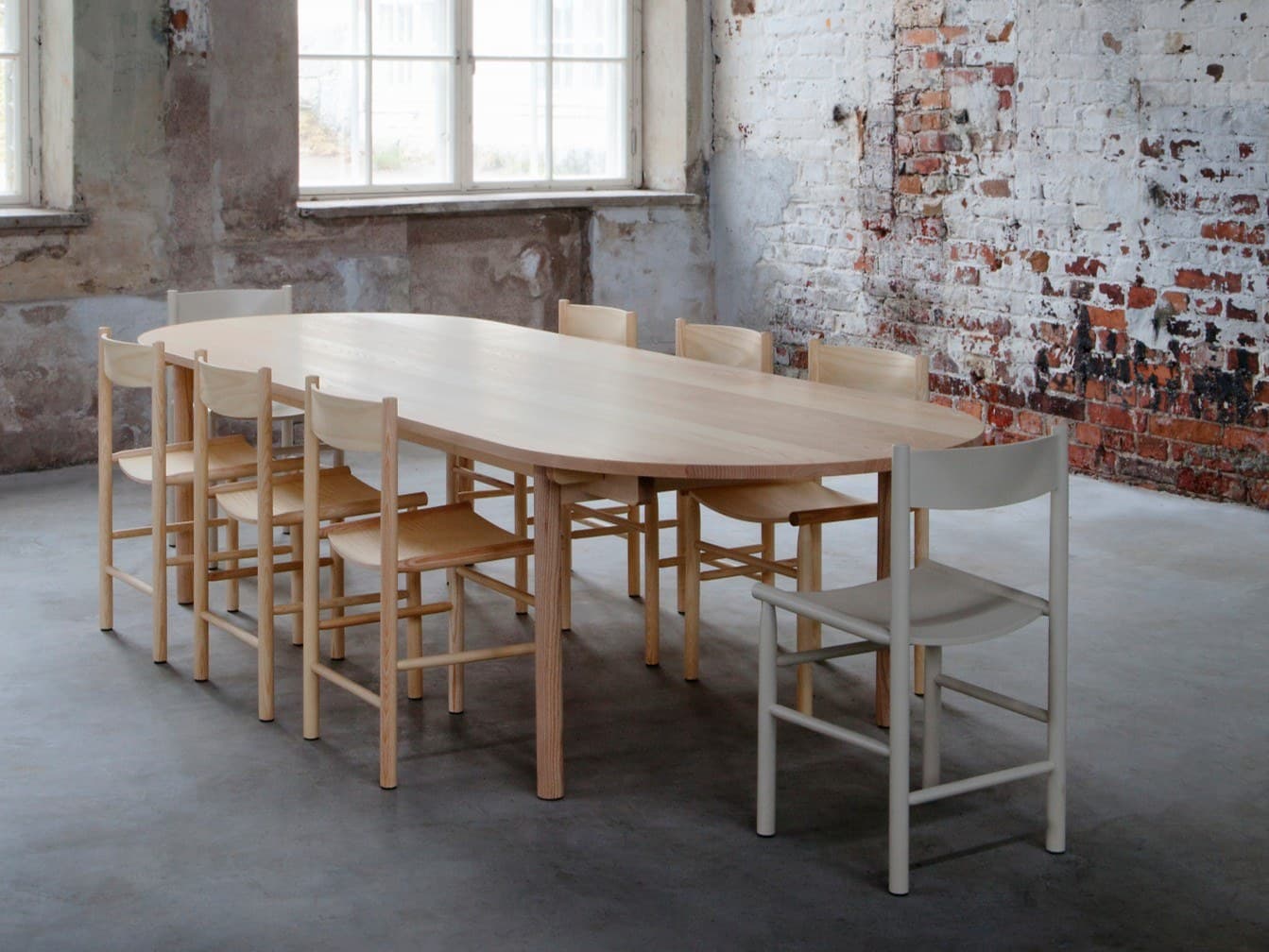 Nikari
BASIC
Solid wood table — 8