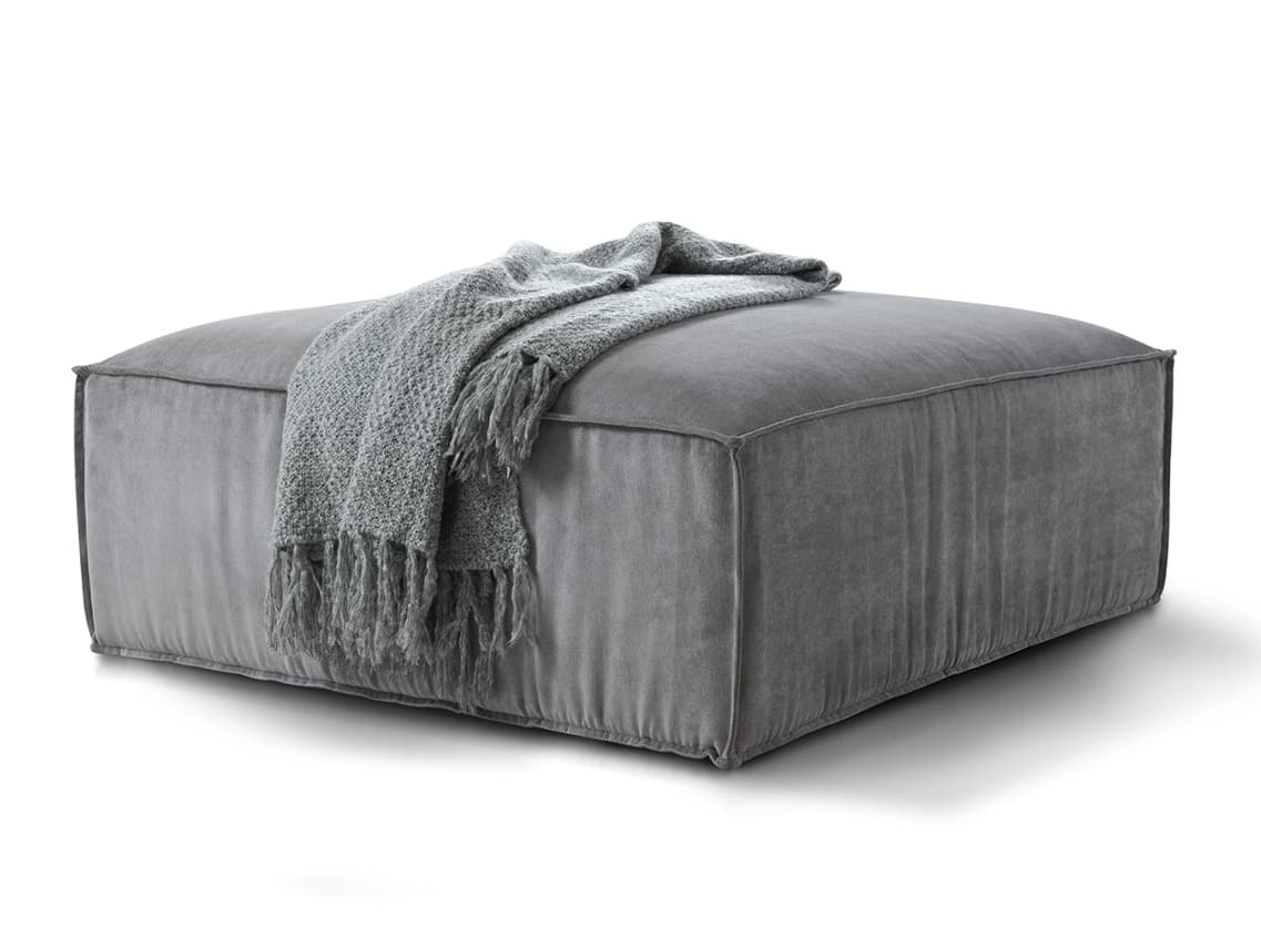 Nobonobo
UMO
Square velvet pouf — 1